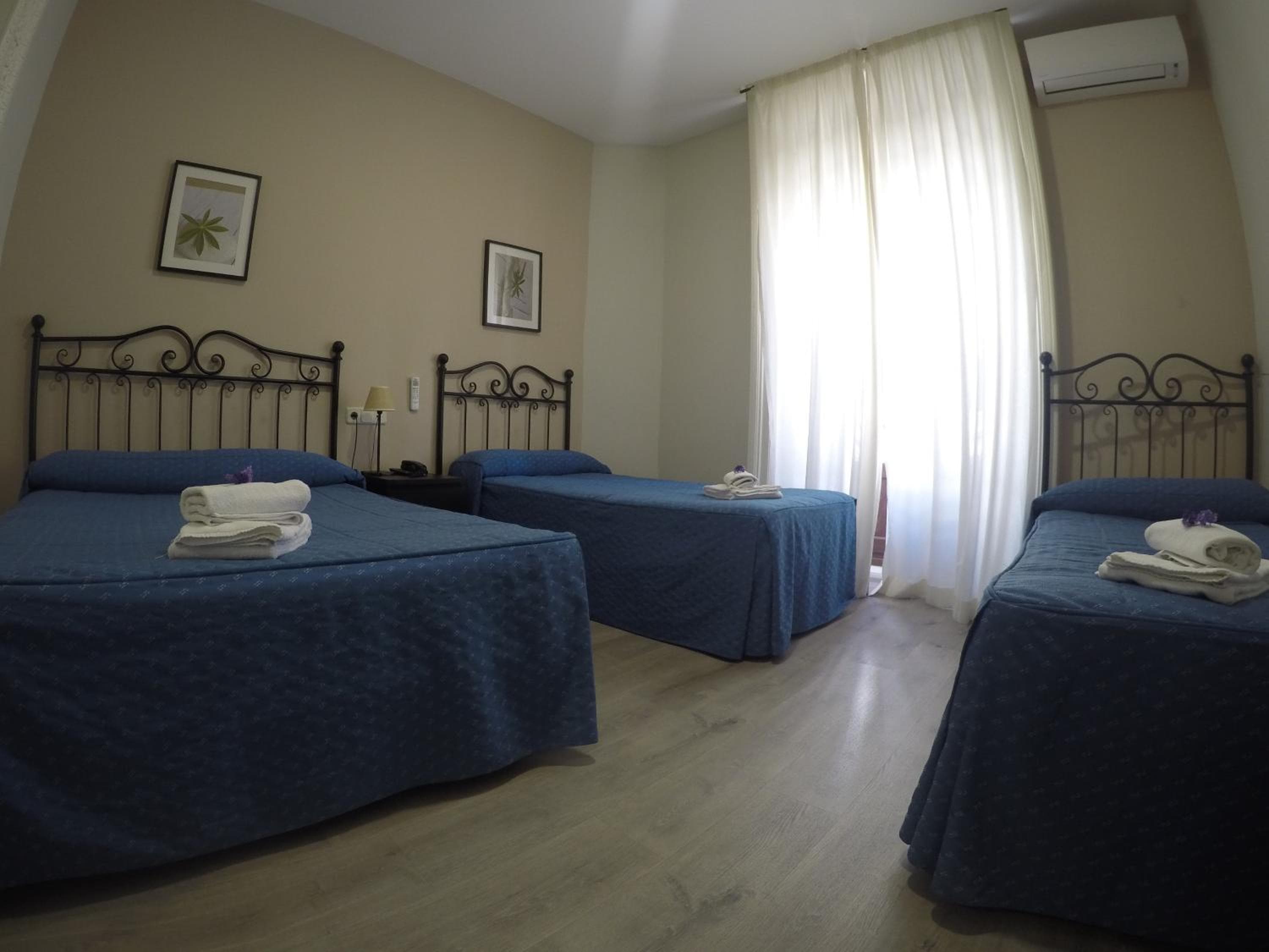 Hostal El Pilar — 24