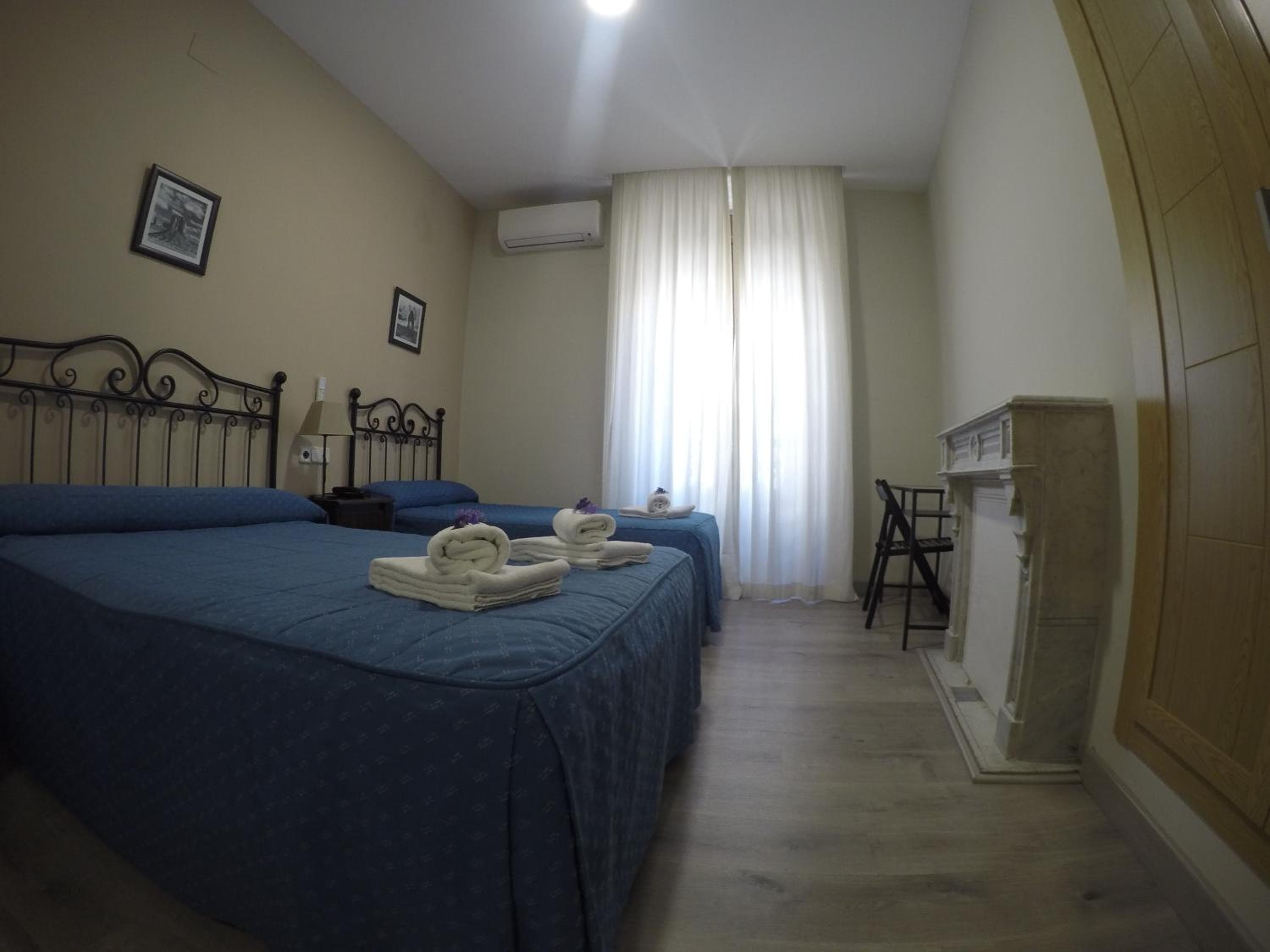 Hostal El Pilar — 30