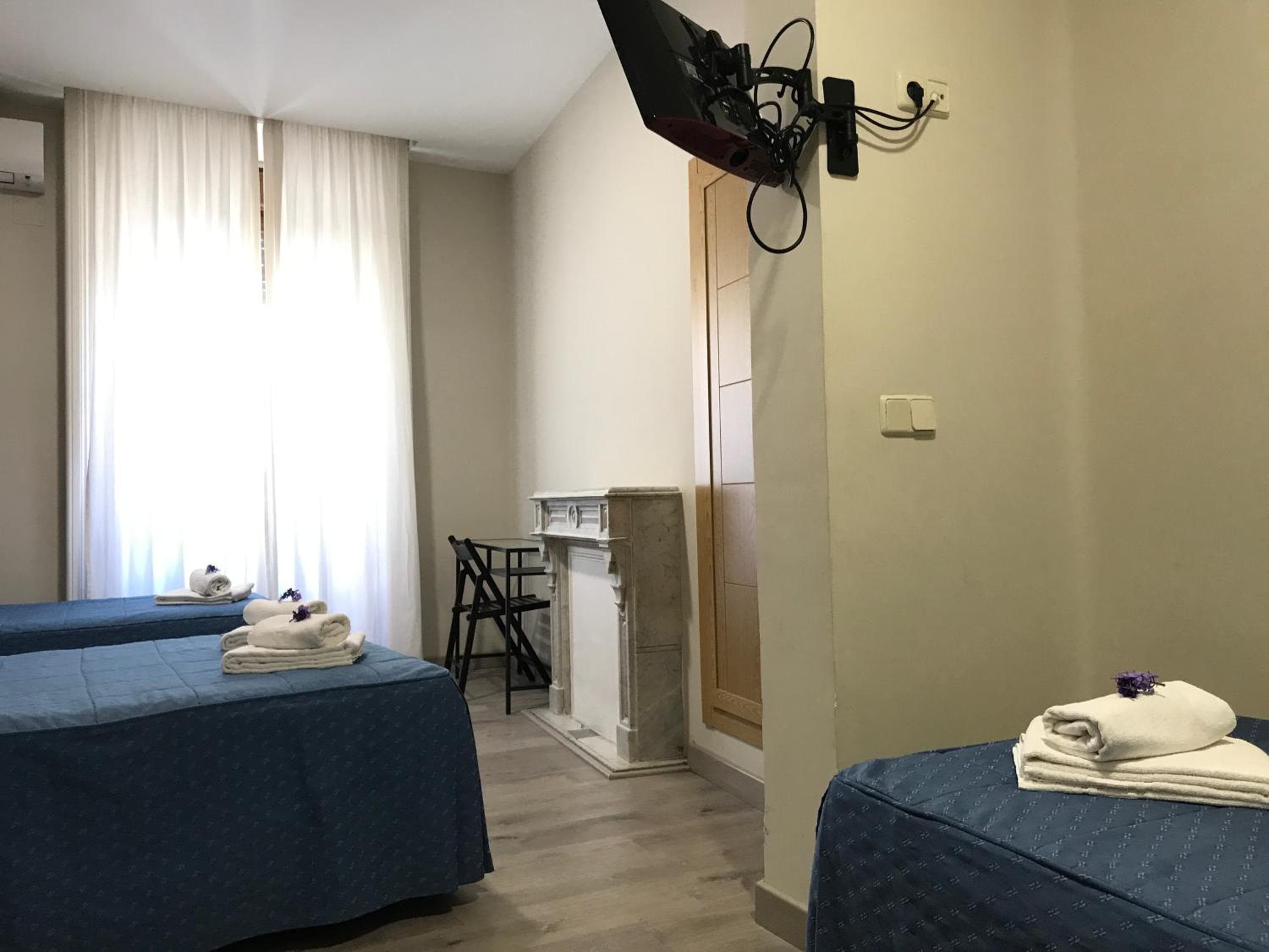 Hostal El Pilar — 13