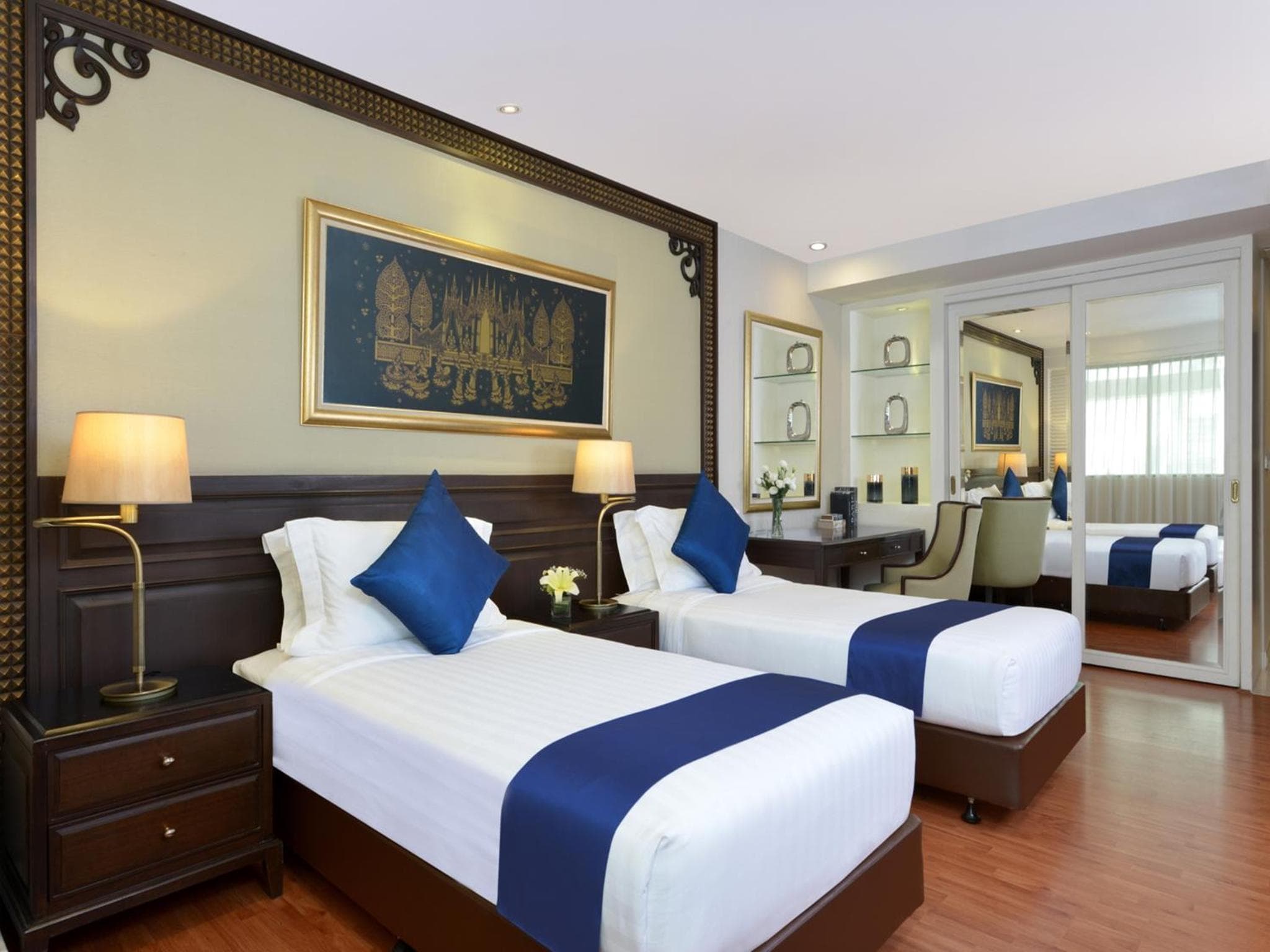 Centre Point Plus Hotel Silom — 7