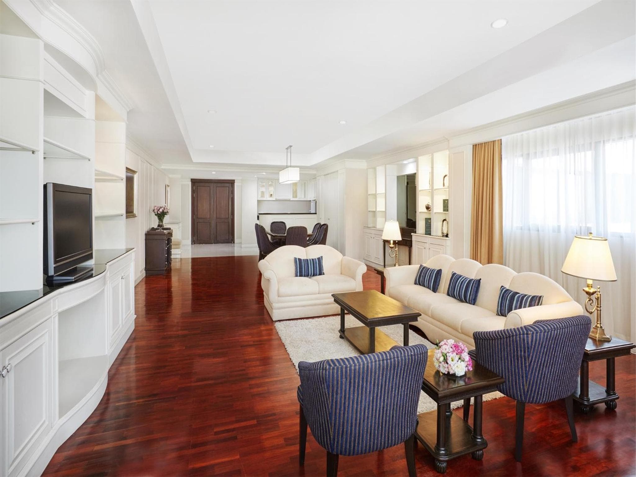 Centre Point Plus Hotel Silom — 2