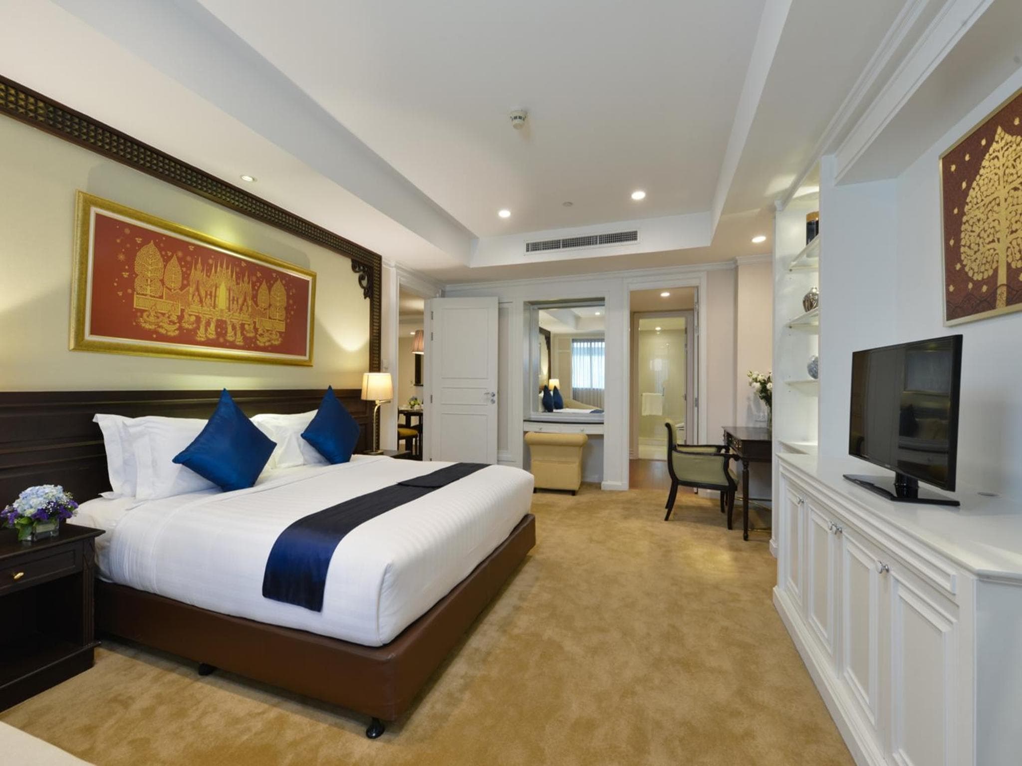 Centre Point Plus Hotel Silom — 27