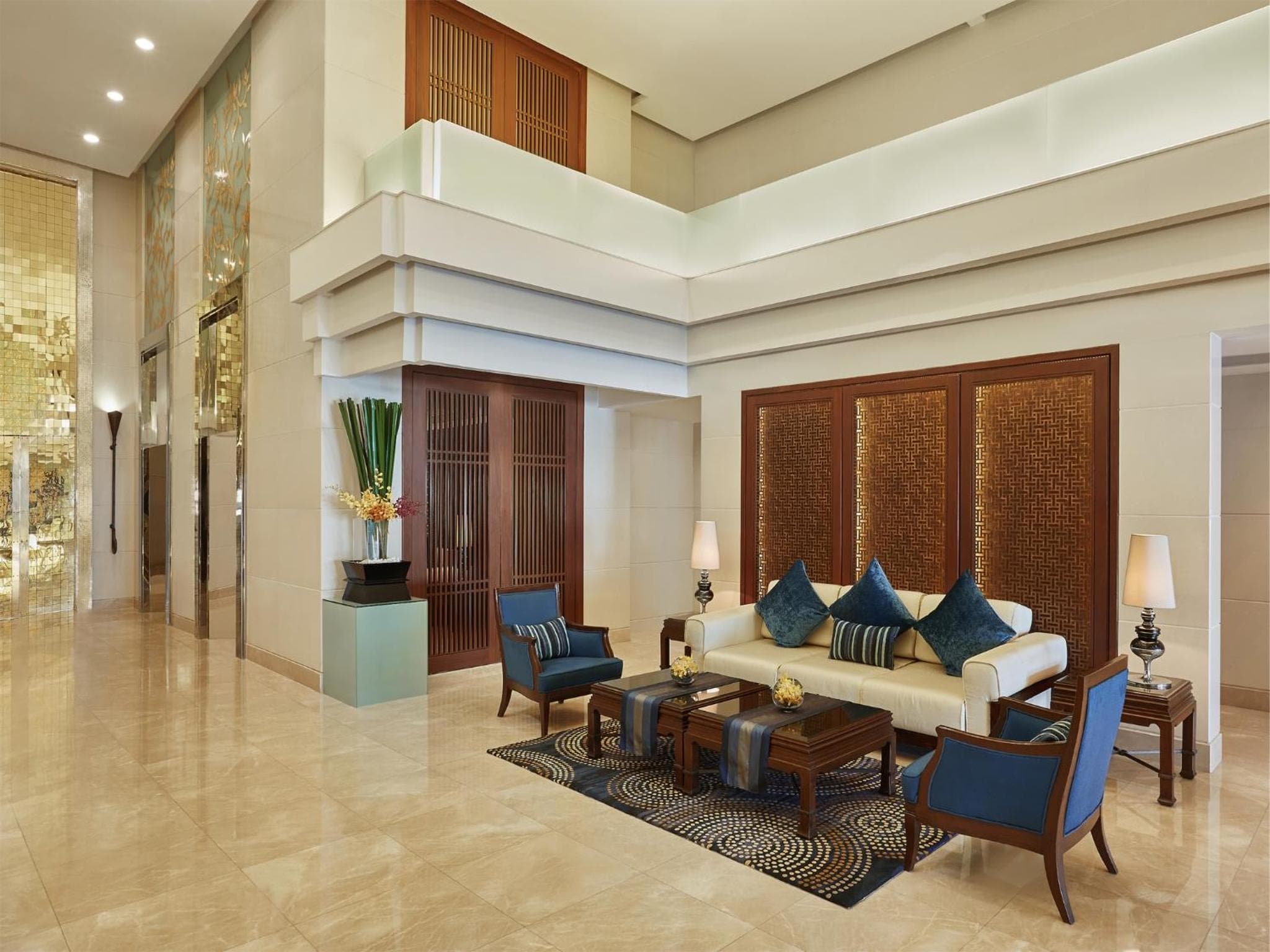 Centre Point Plus Hotel Silom — 1