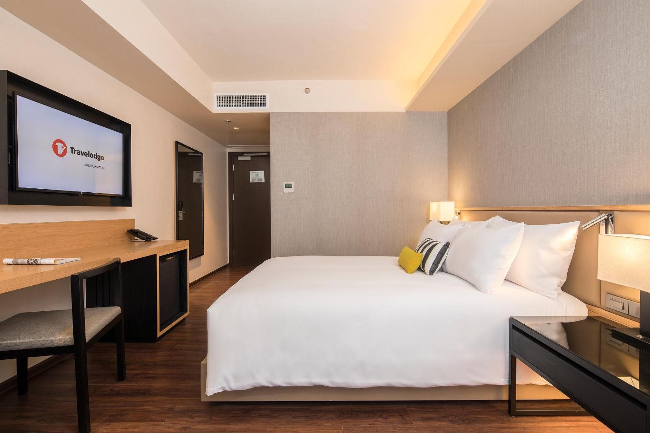 Travelodge Sukhumvit 11 — 6