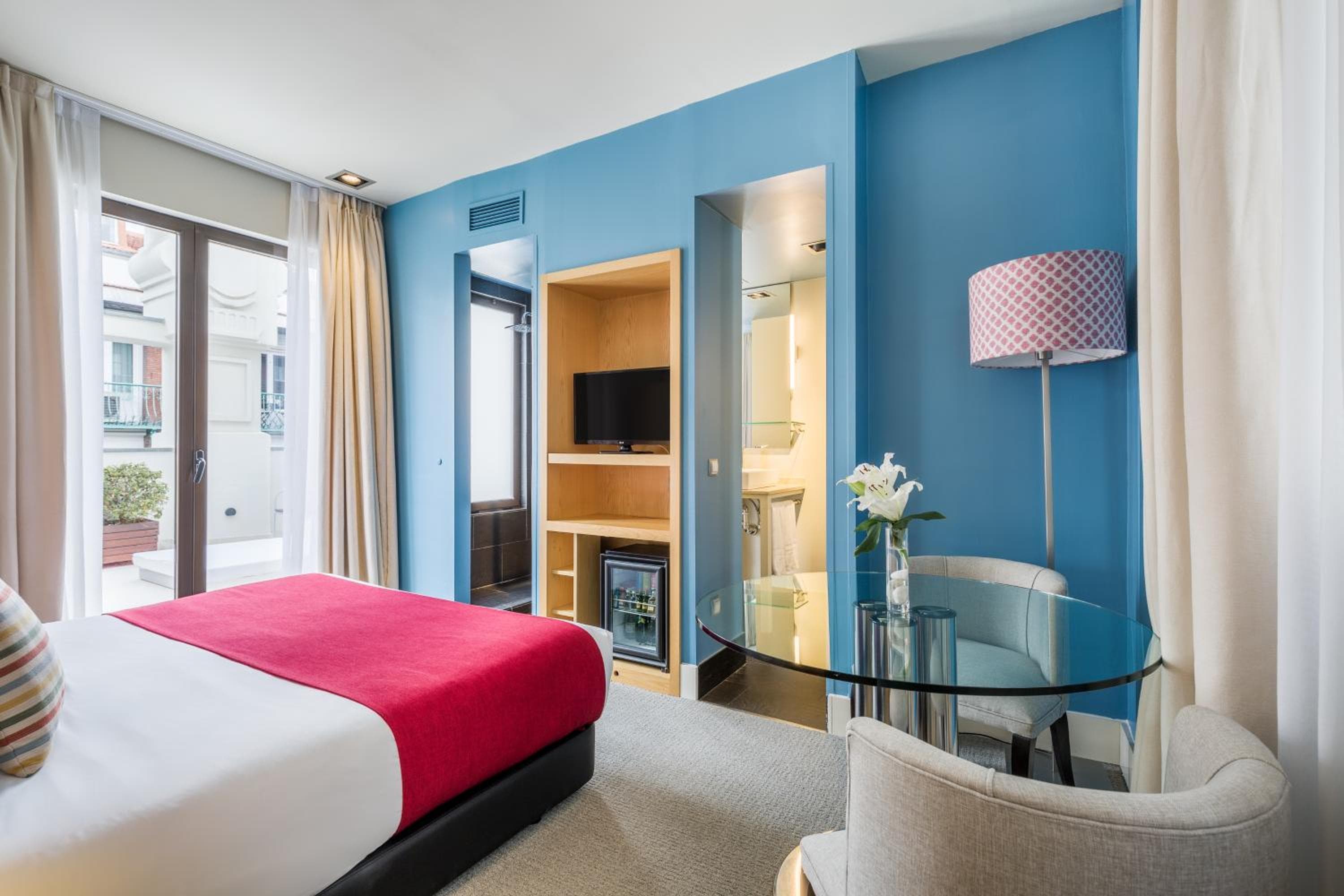Hotel Room Mate Alicia — 21
