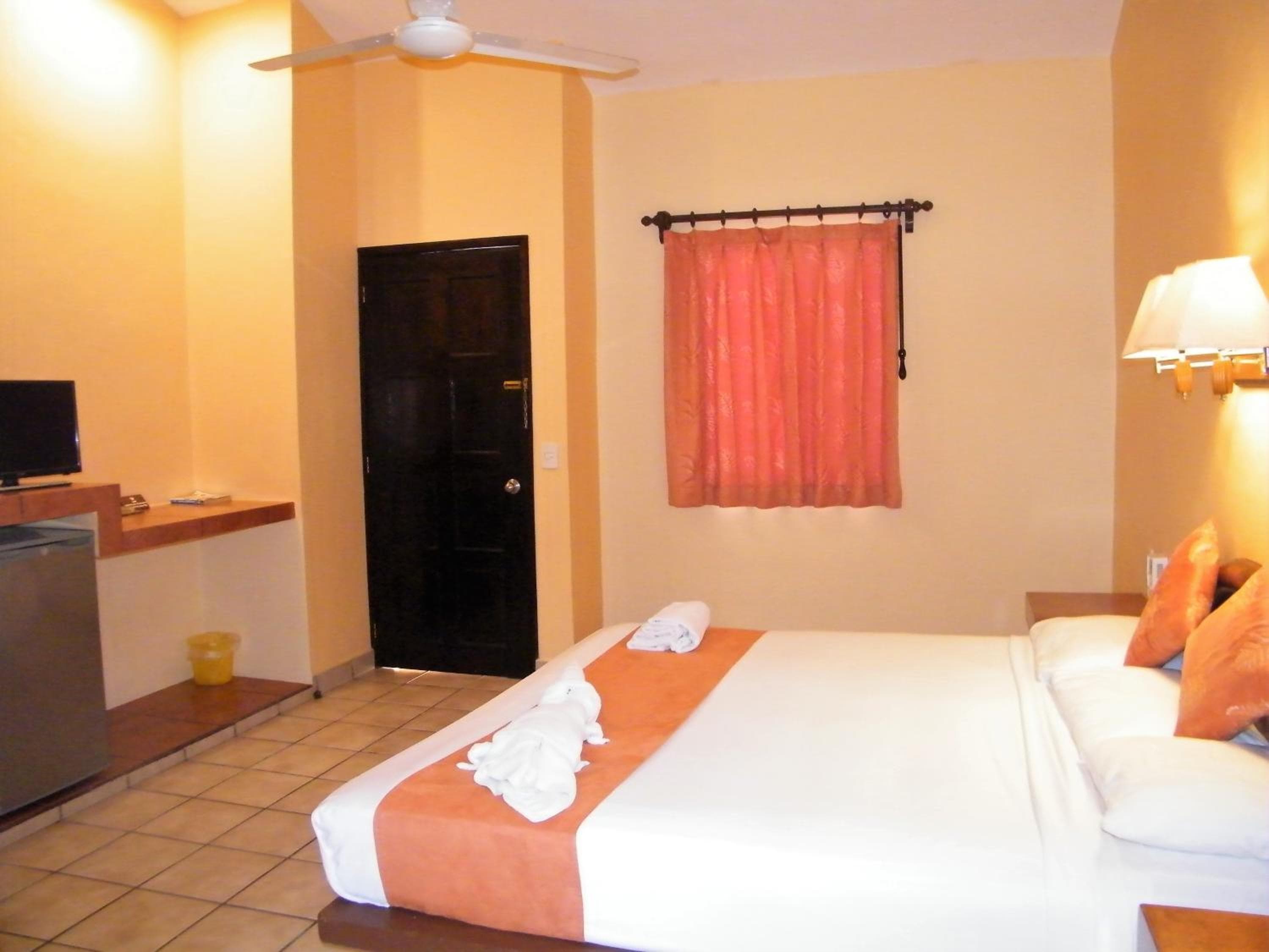 Hotel LunaSol — 9
