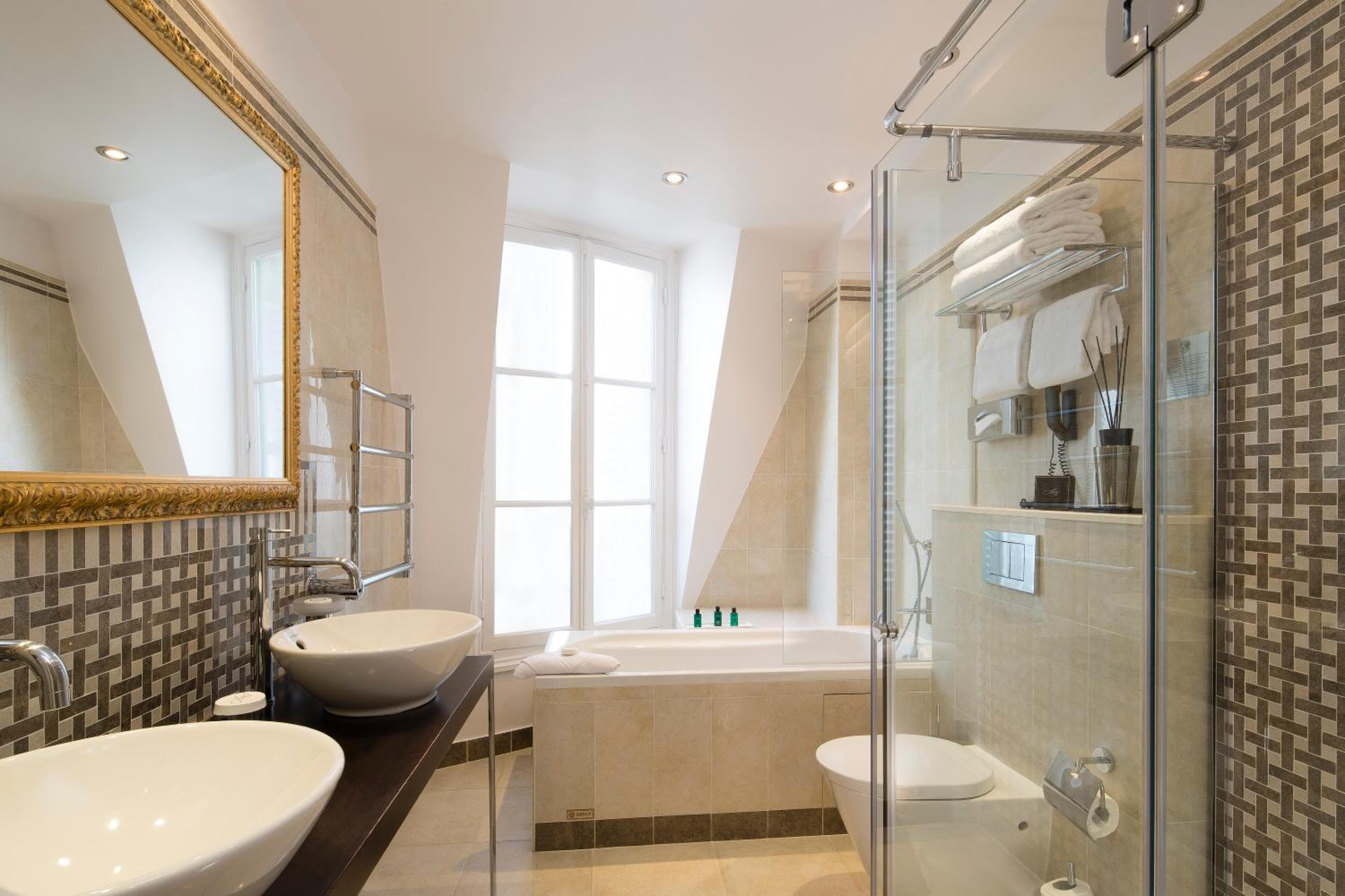 Hotel Ares Eiffel — 4
