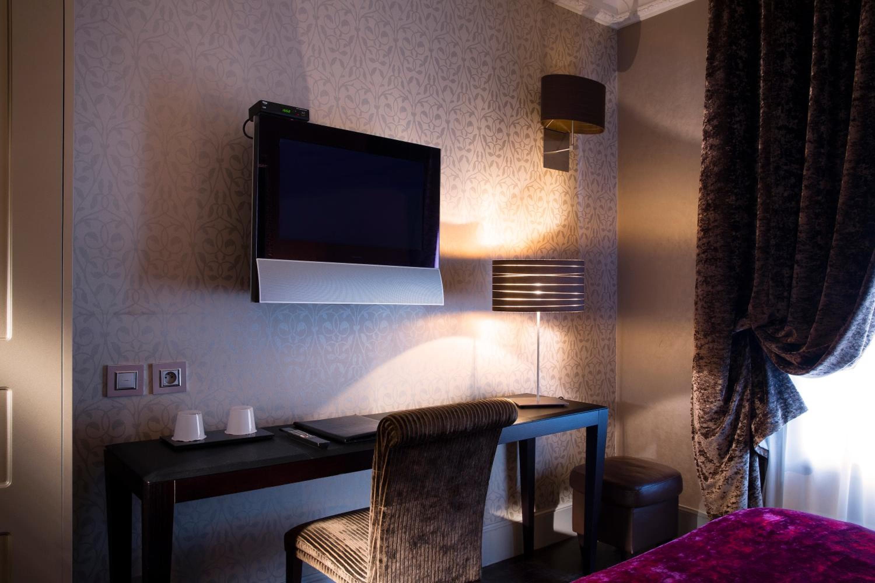 Hotel Ares Eiffel — 17