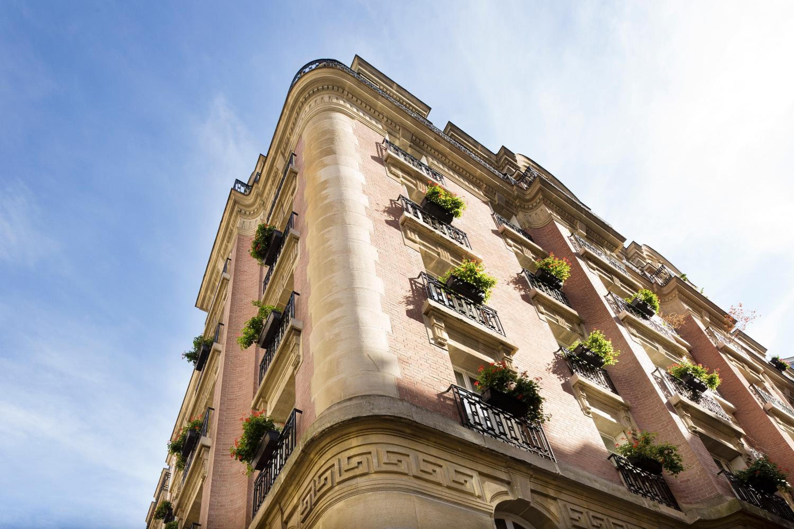 Hotel Ares Eiffel — 9