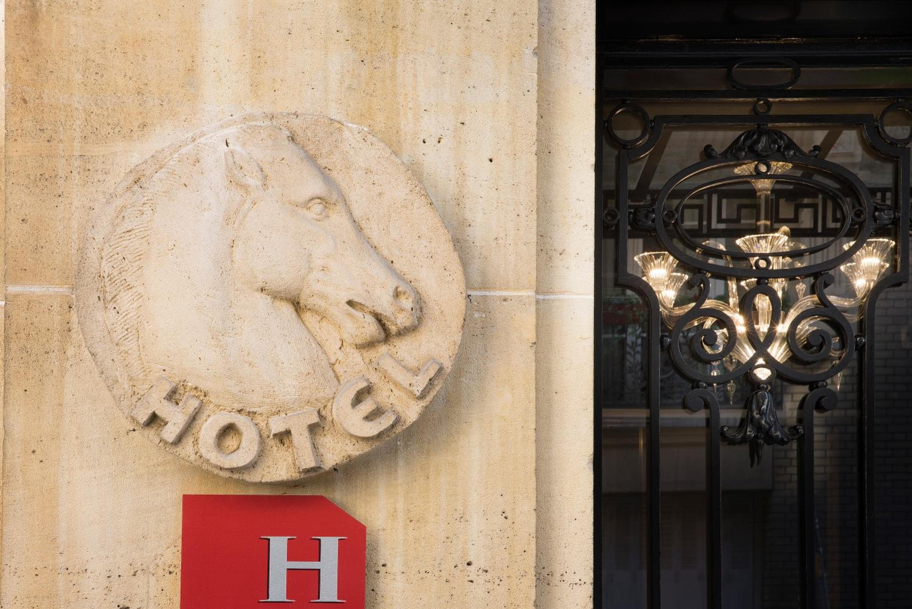 Hotel Ares Eiffel — 11