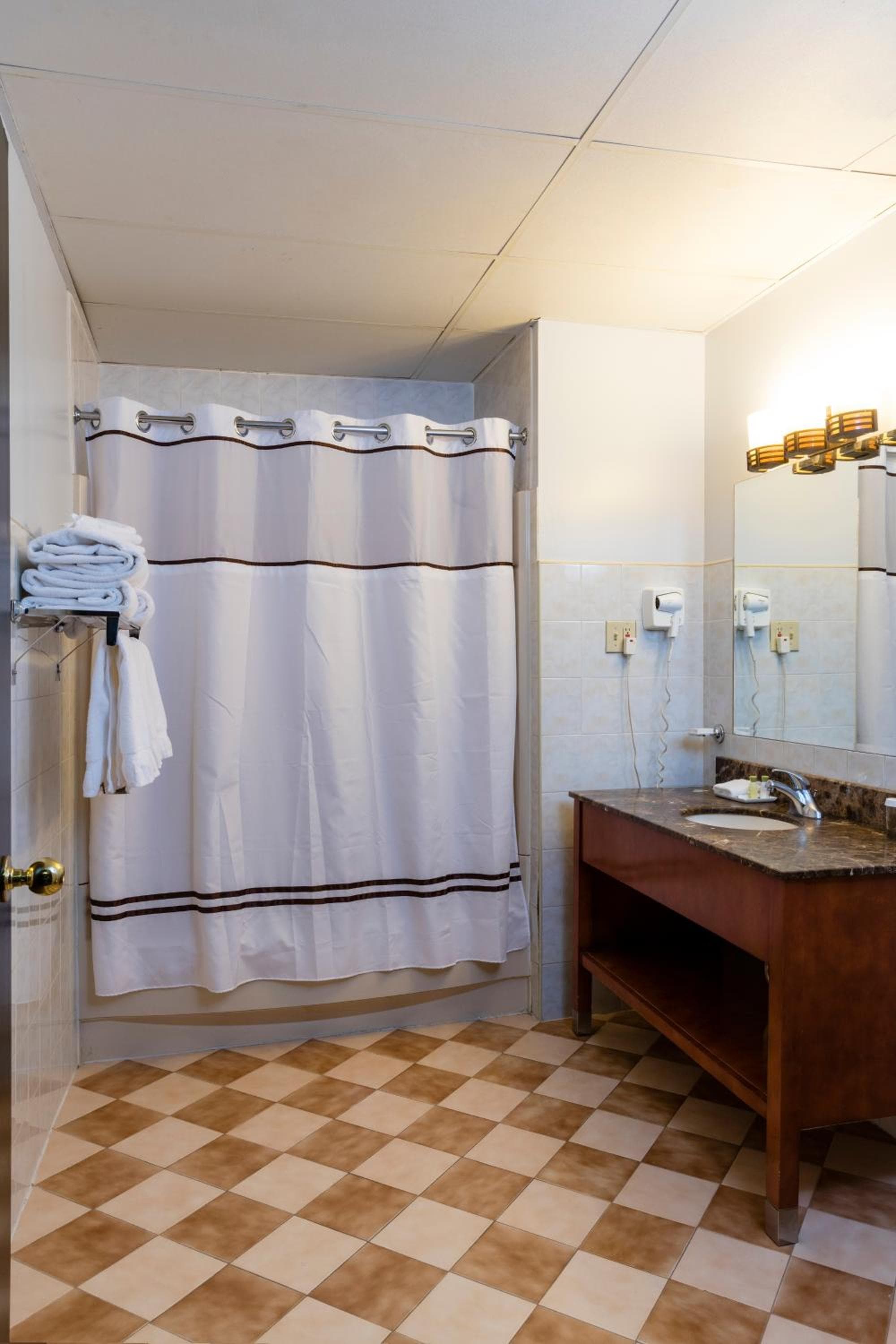 Broadway Plaza Hotel — 21