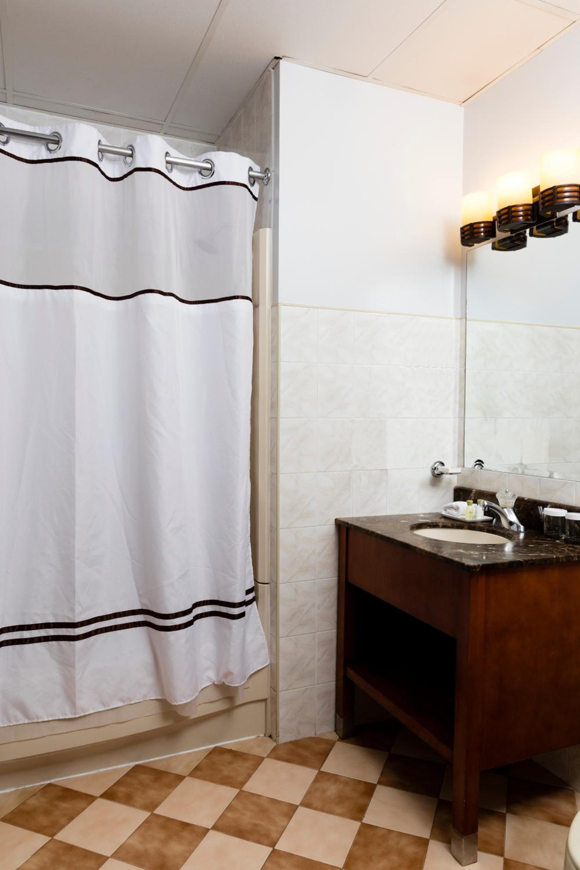 Broadway Plaza Hotel — 22