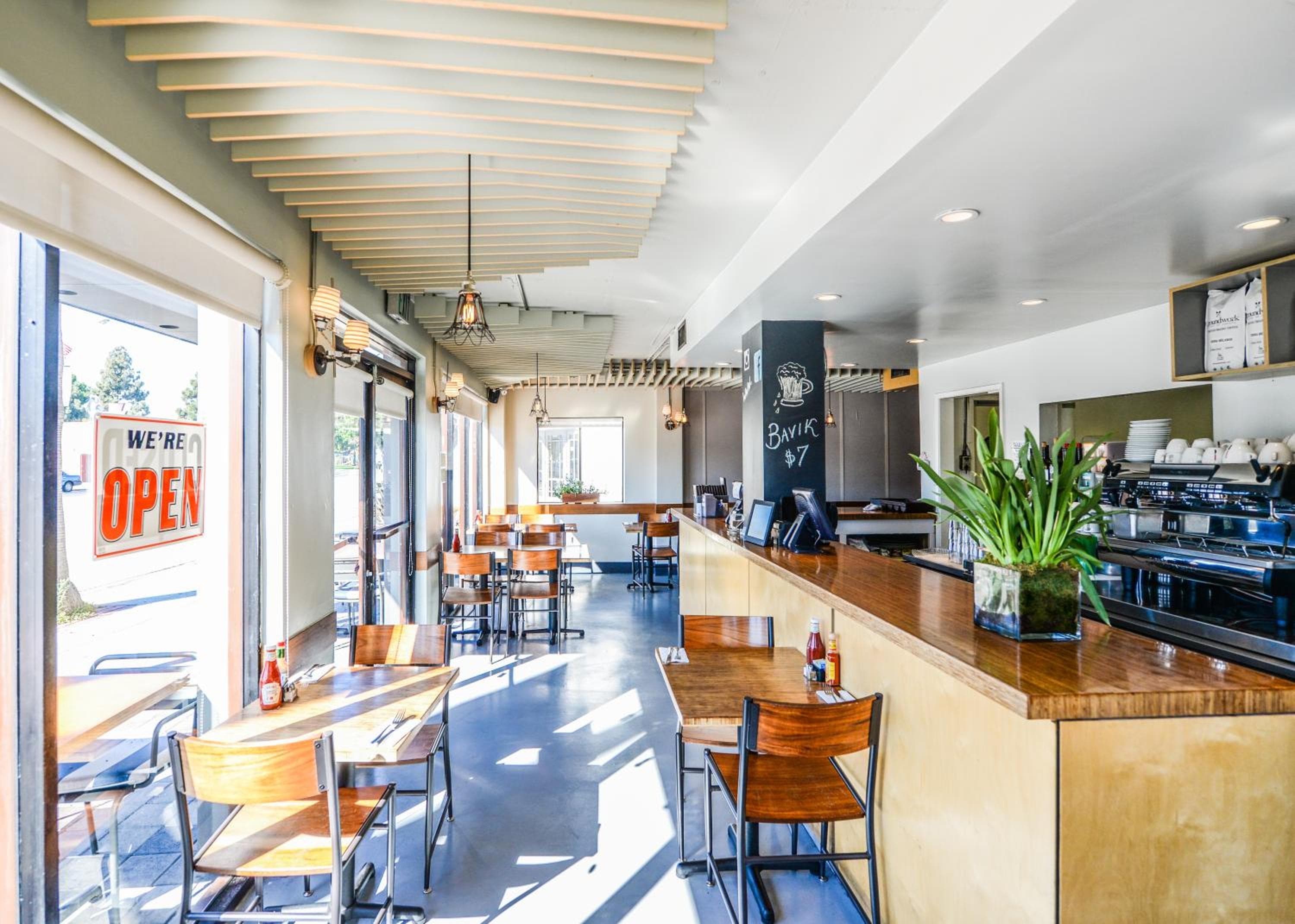 Travelodge by Wyndham Culver City — 4