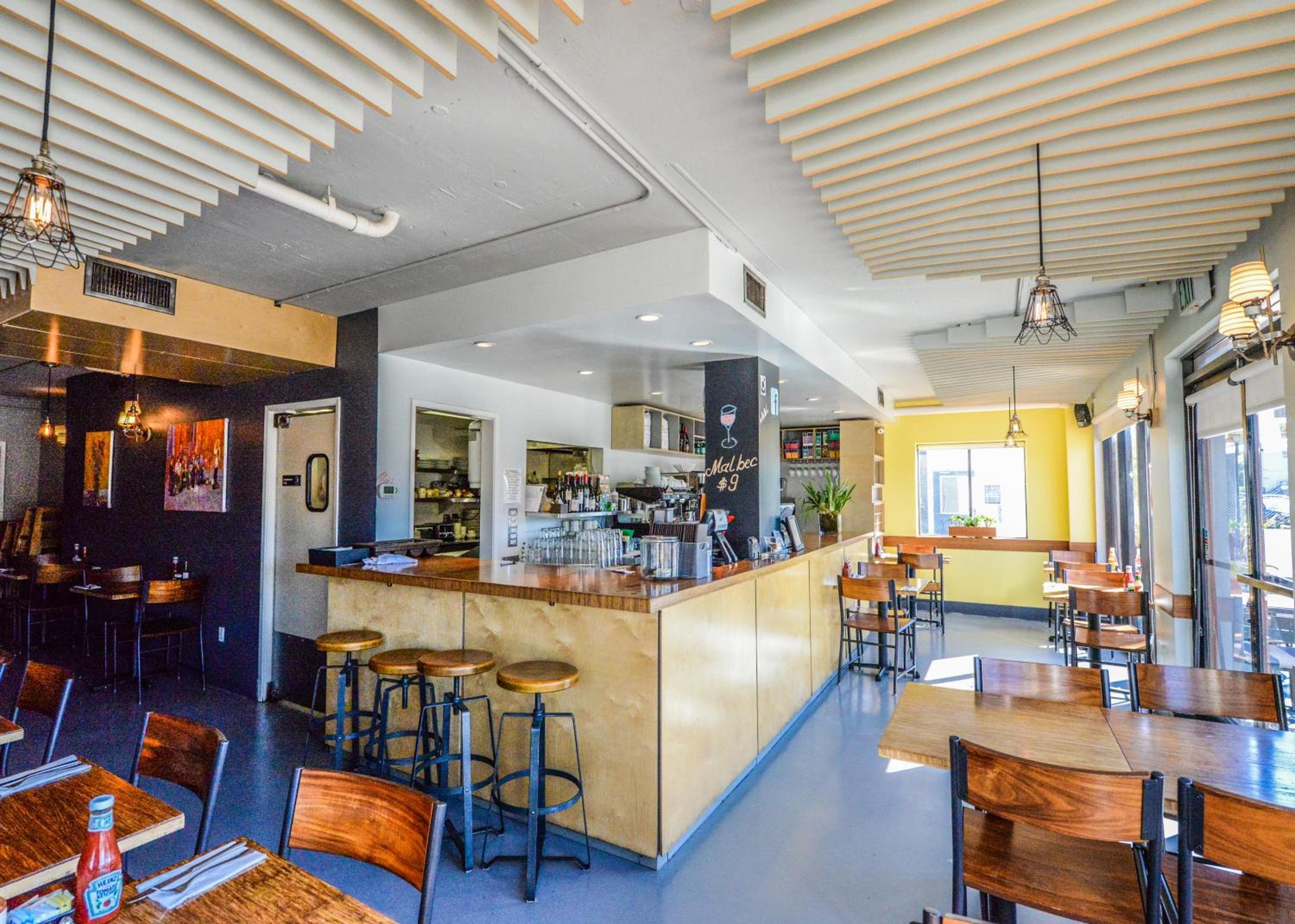 Travelodge by Wyndham Culver City — 5