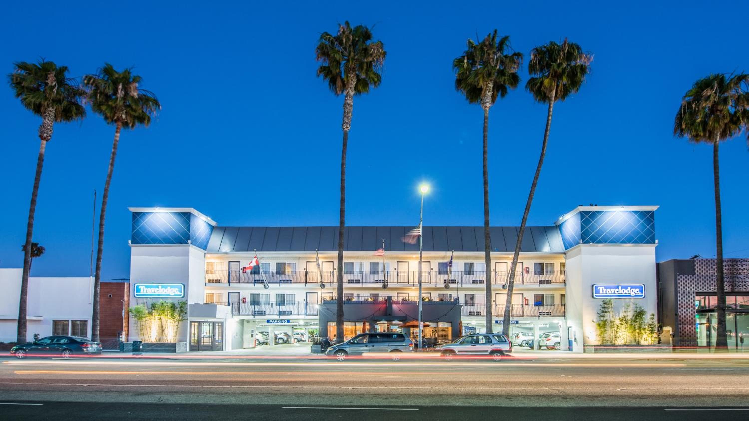 Travelodge by Wyndham Culver City — 8