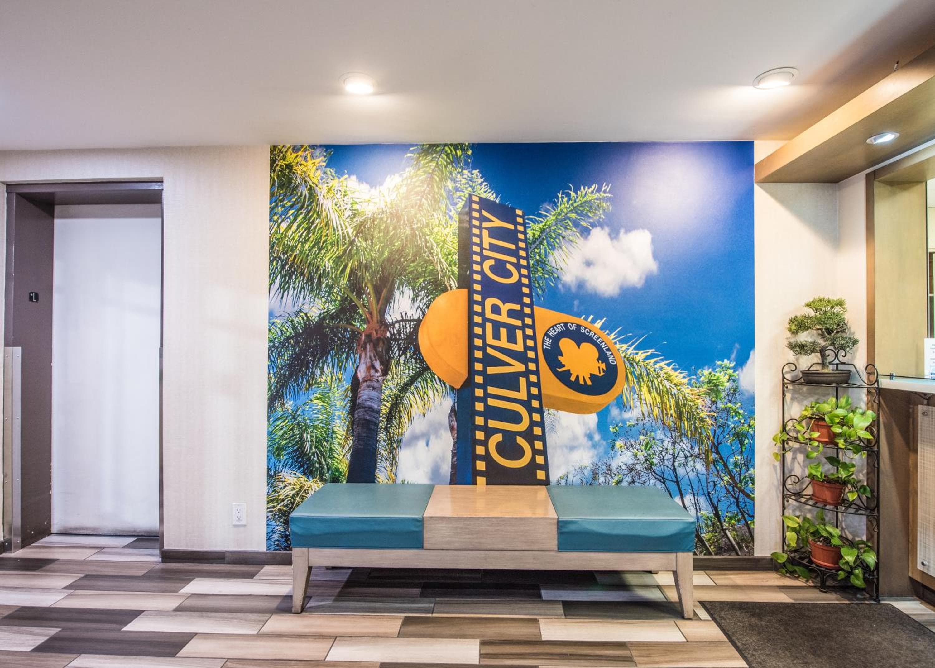 Travelodge by Wyndham Culver City — 5