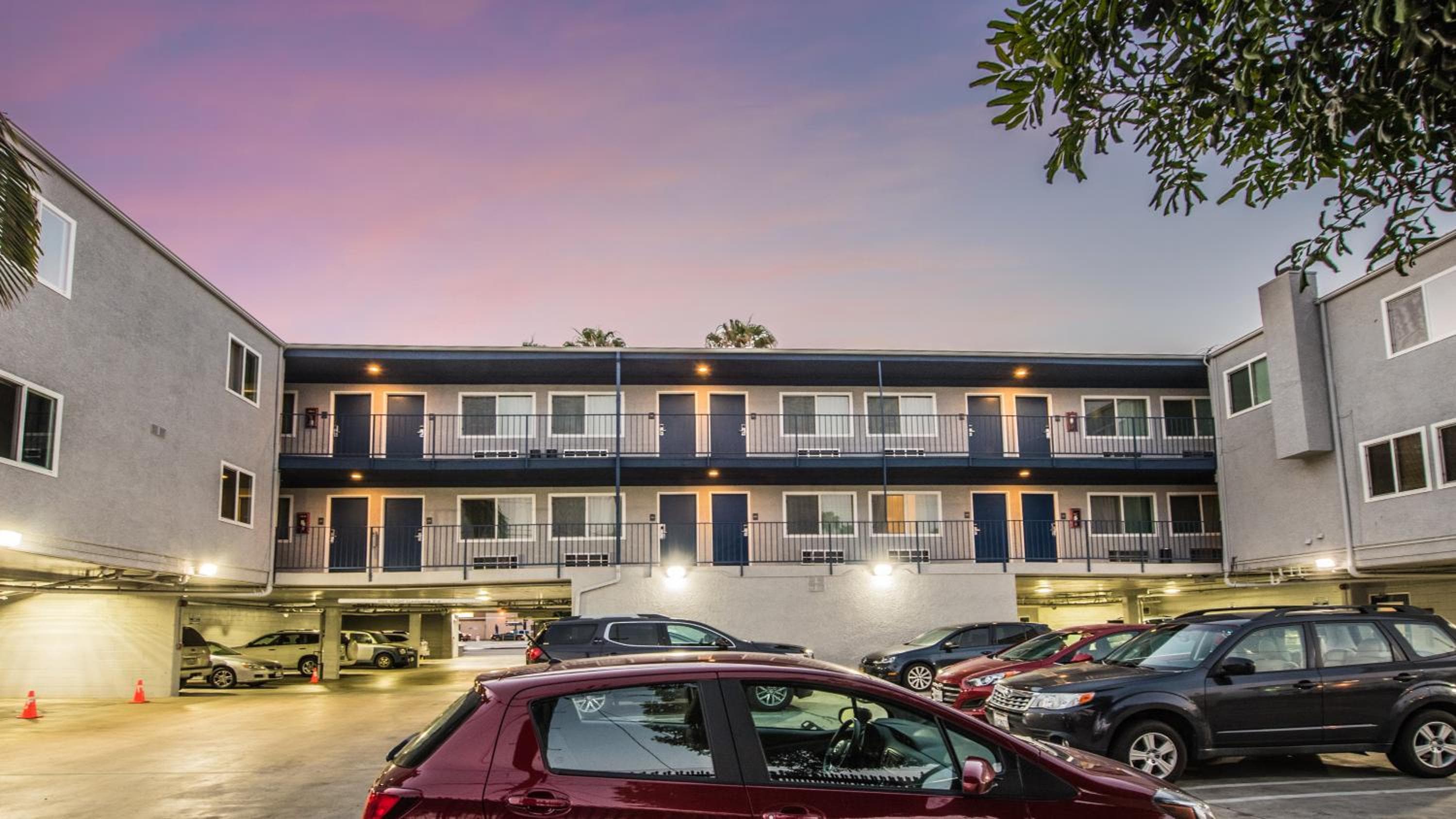 Travelodge by Wyndham Culver City — 15