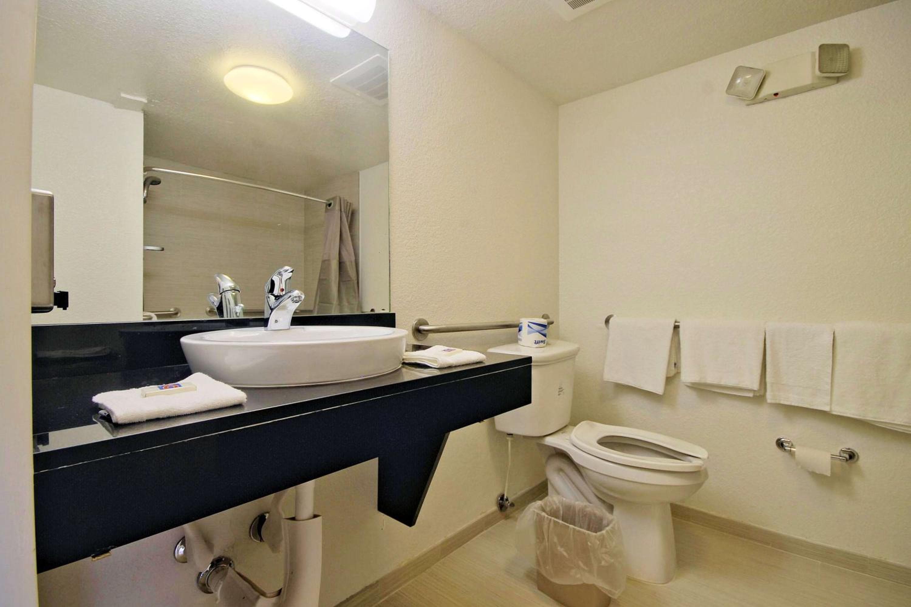 Signature Inn Miami — 27