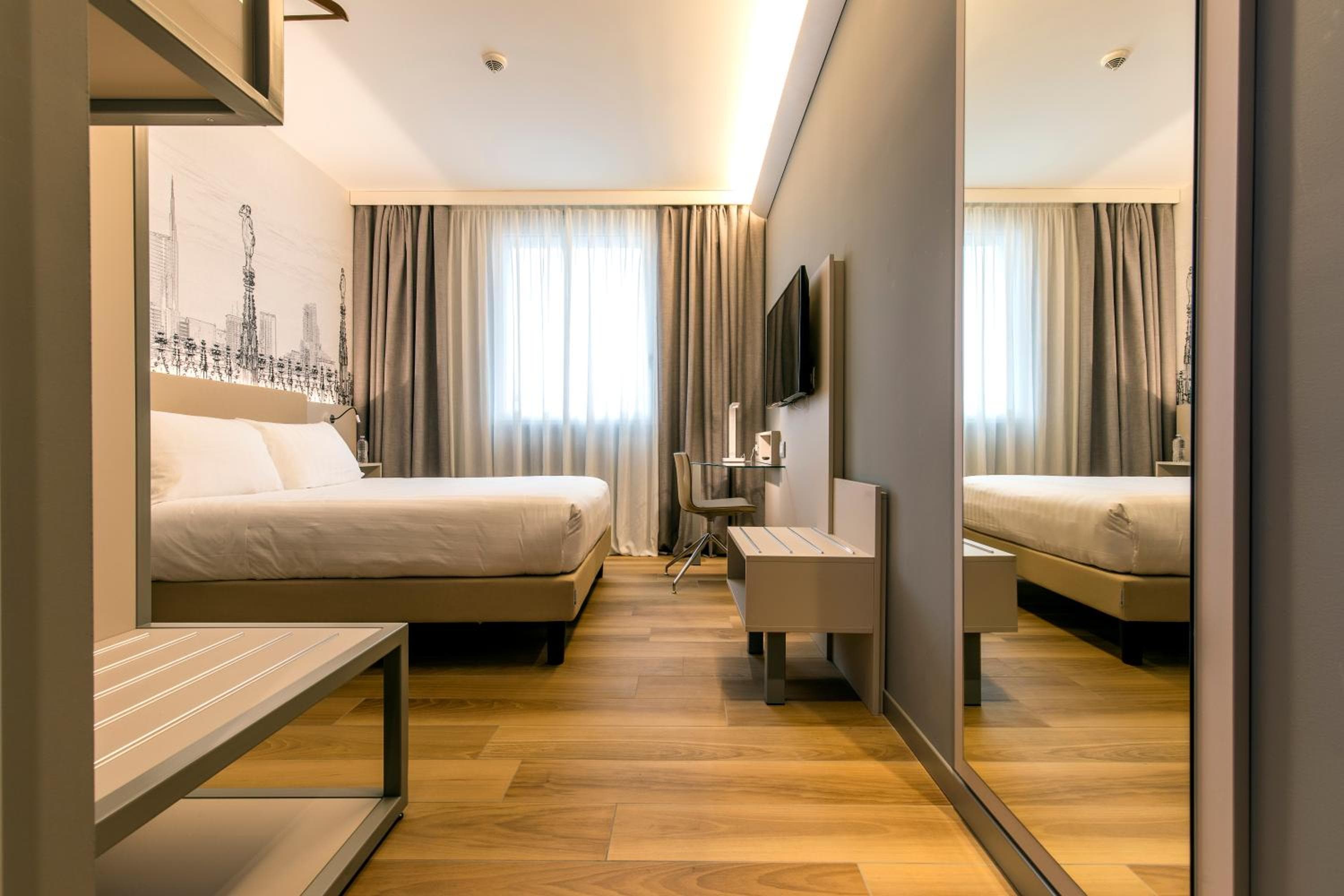 43 Bahnhof Hotel — 8