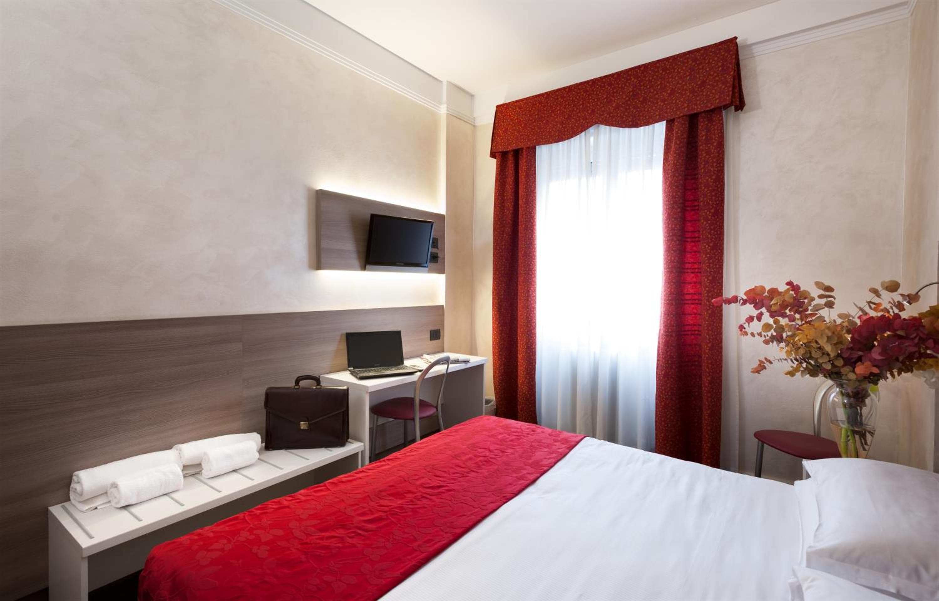 Hotel Gamma — 23