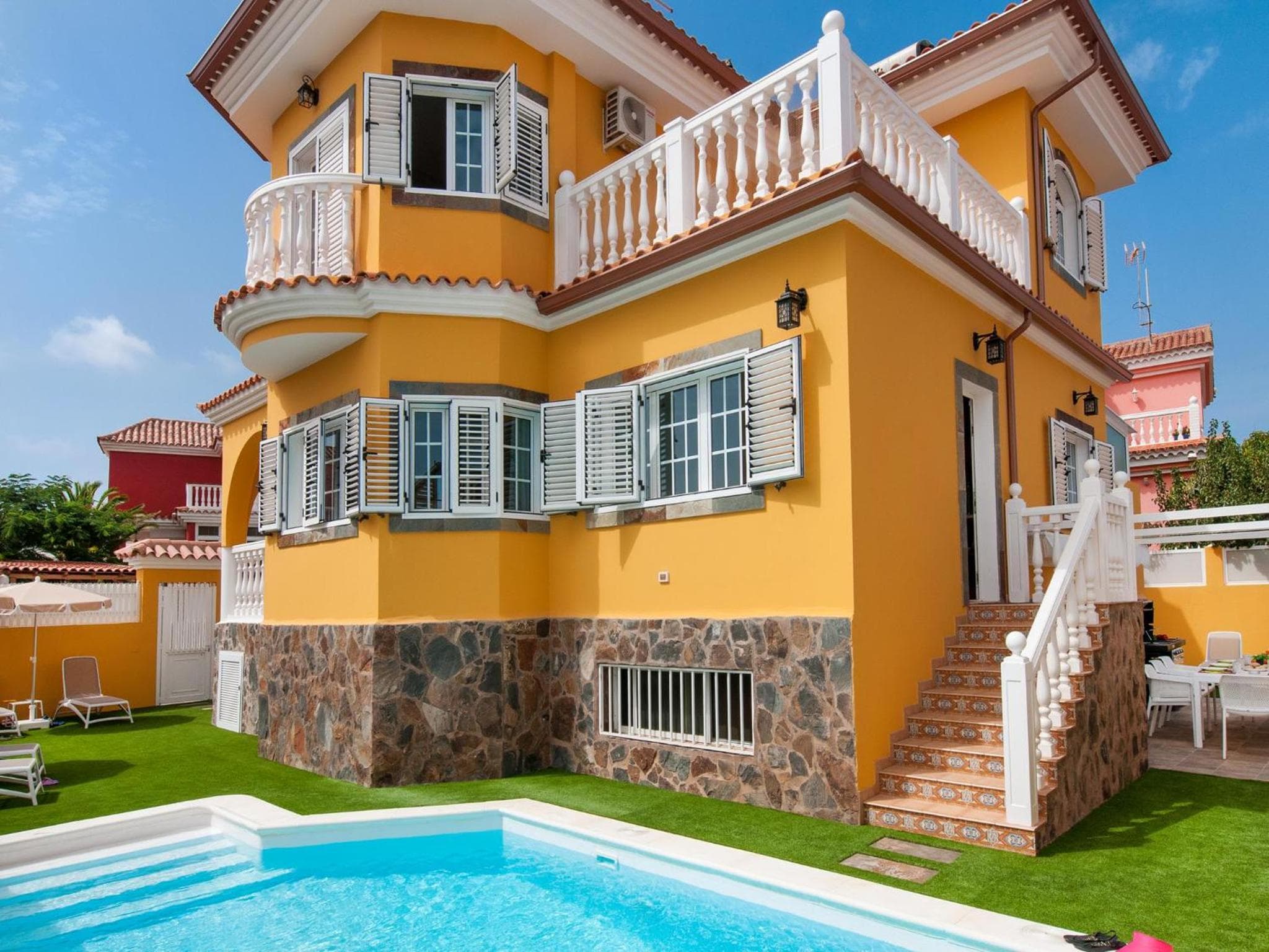 Sonnenland Q10 by VillaGranCanaria — 1
