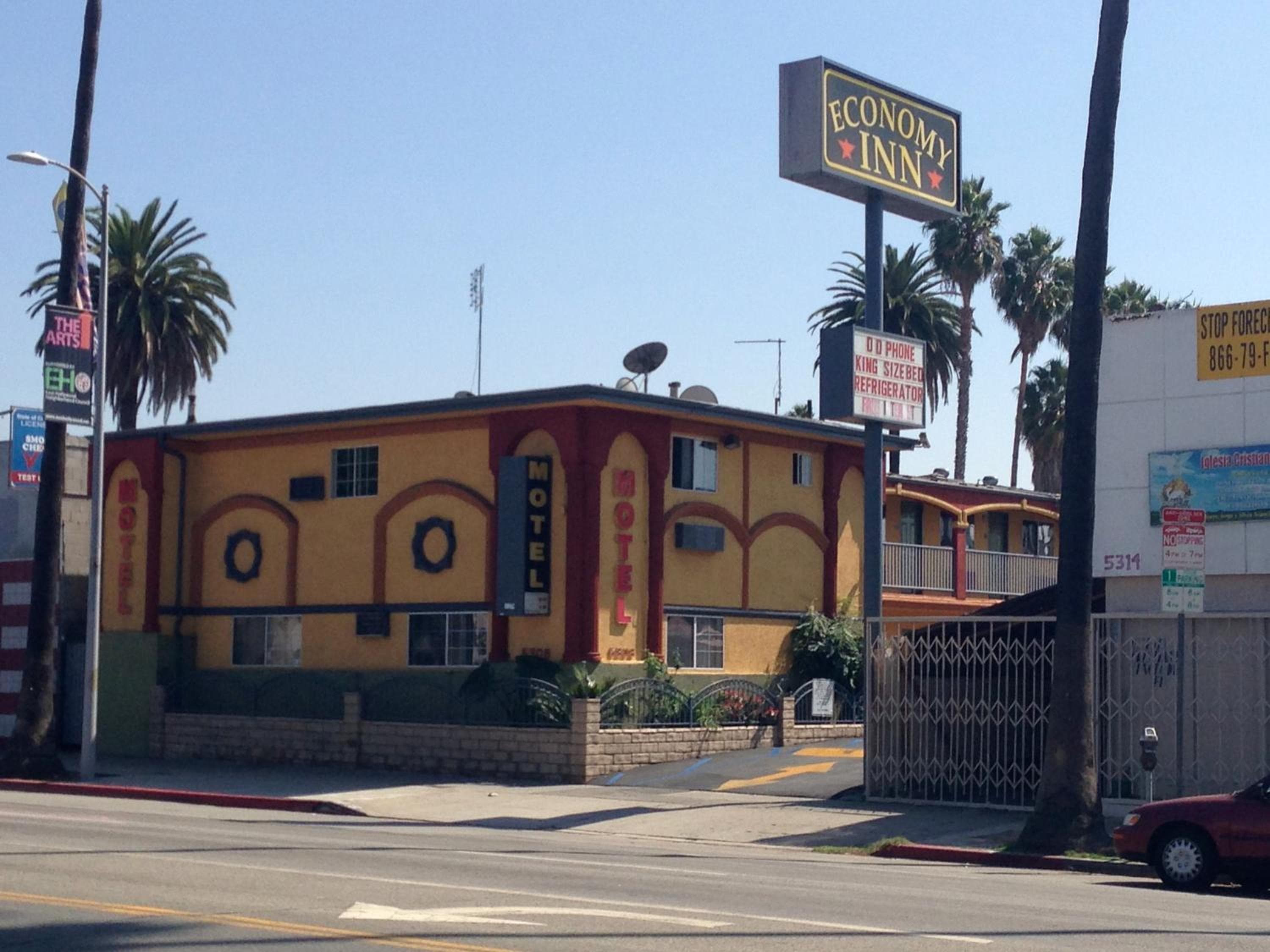 Economy Inn Hollywood — 25