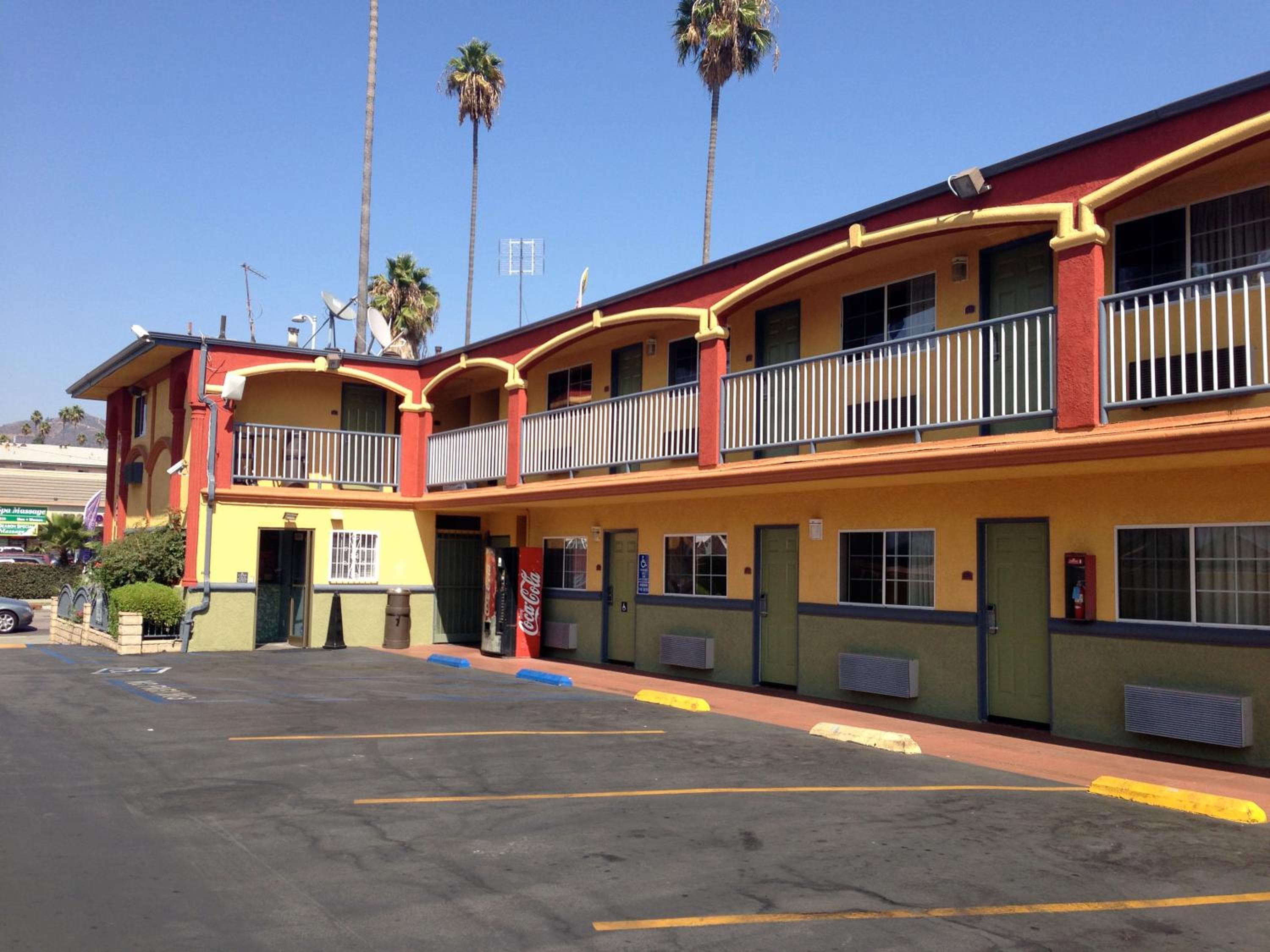 Economy Inn Hollywood — 22