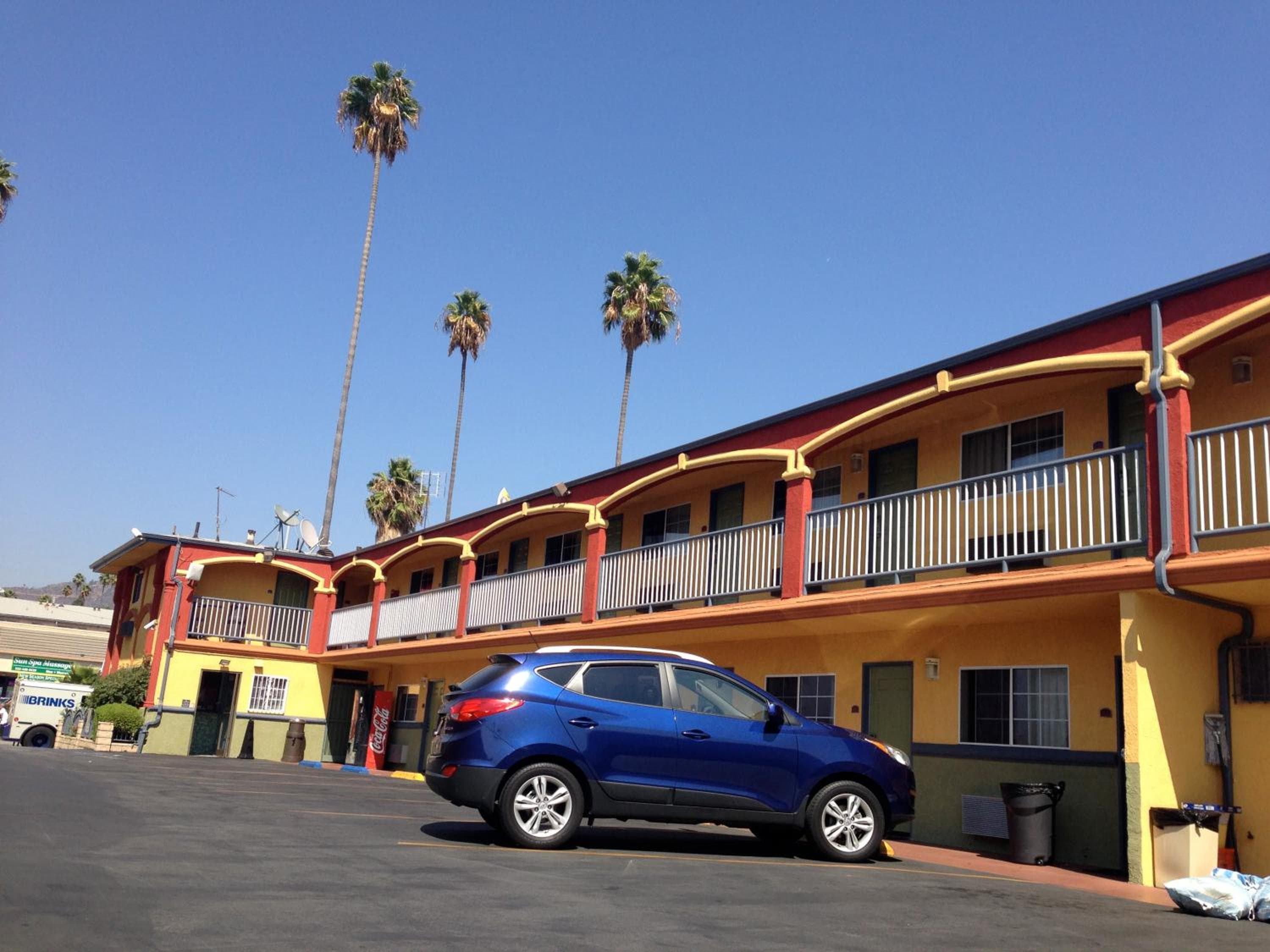 Economy Inn Hollywood — 26