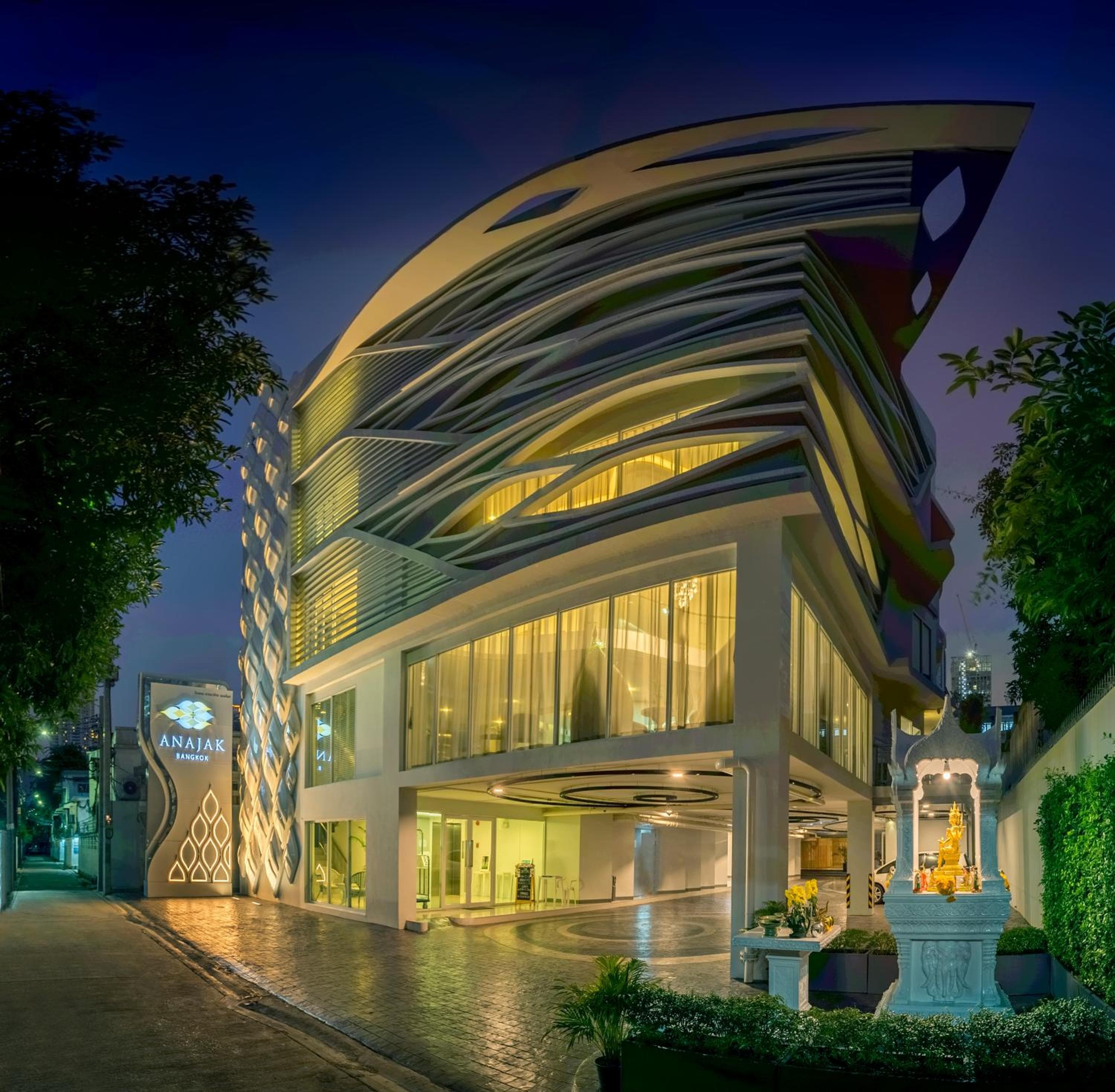 Anajak Bangkok Hotel - SHA Plus — 1