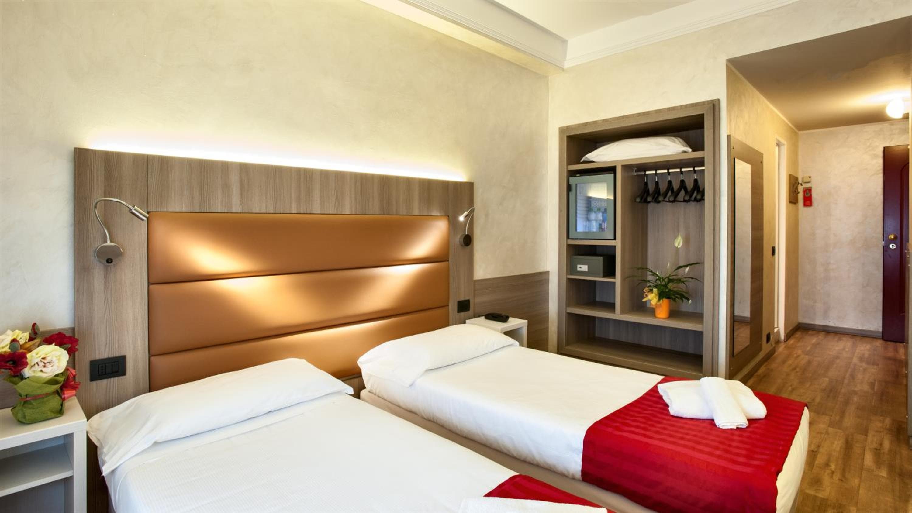 Hotel Gamma — 10
