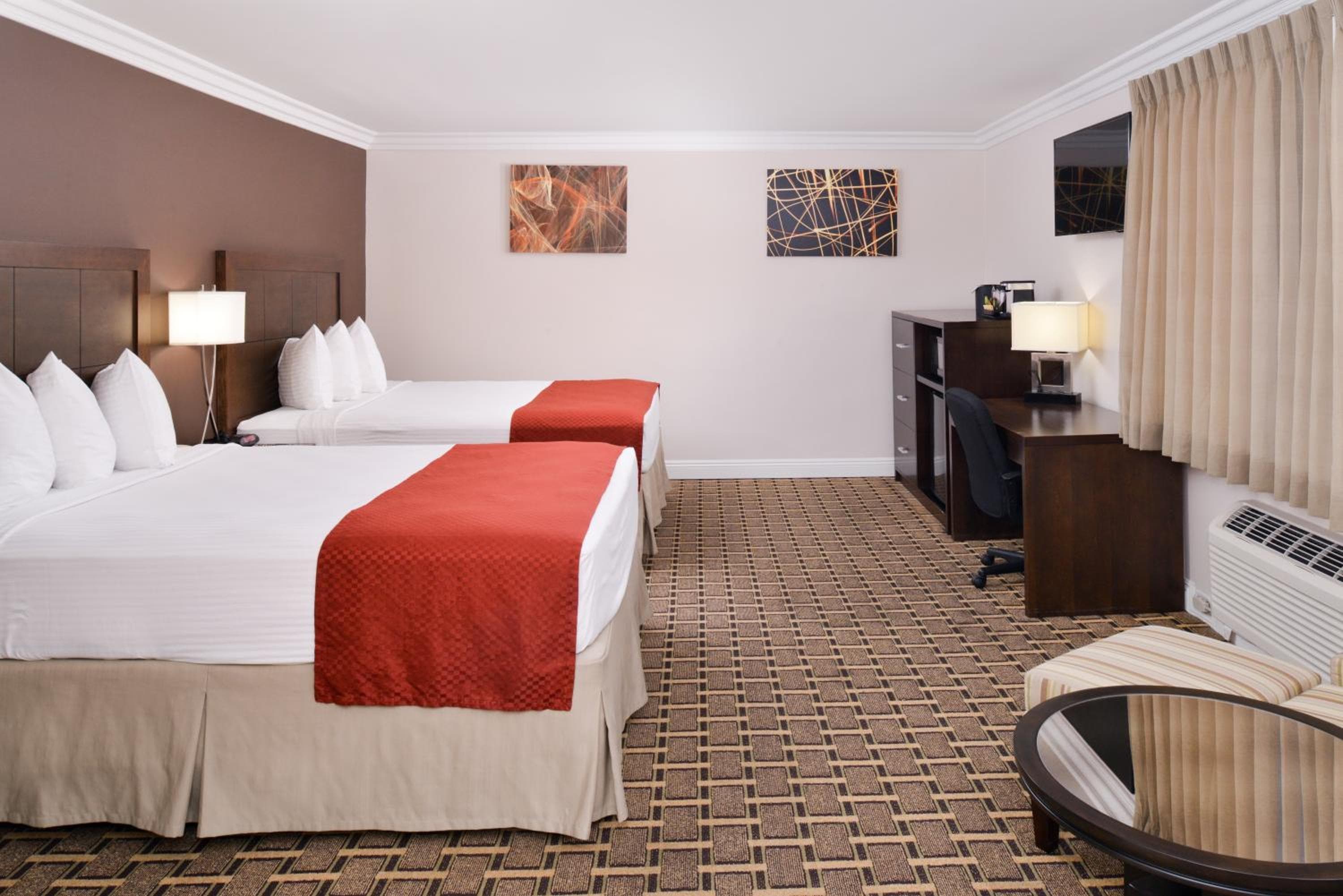 Best Western Plus LA Mid-Town Hotel — 16