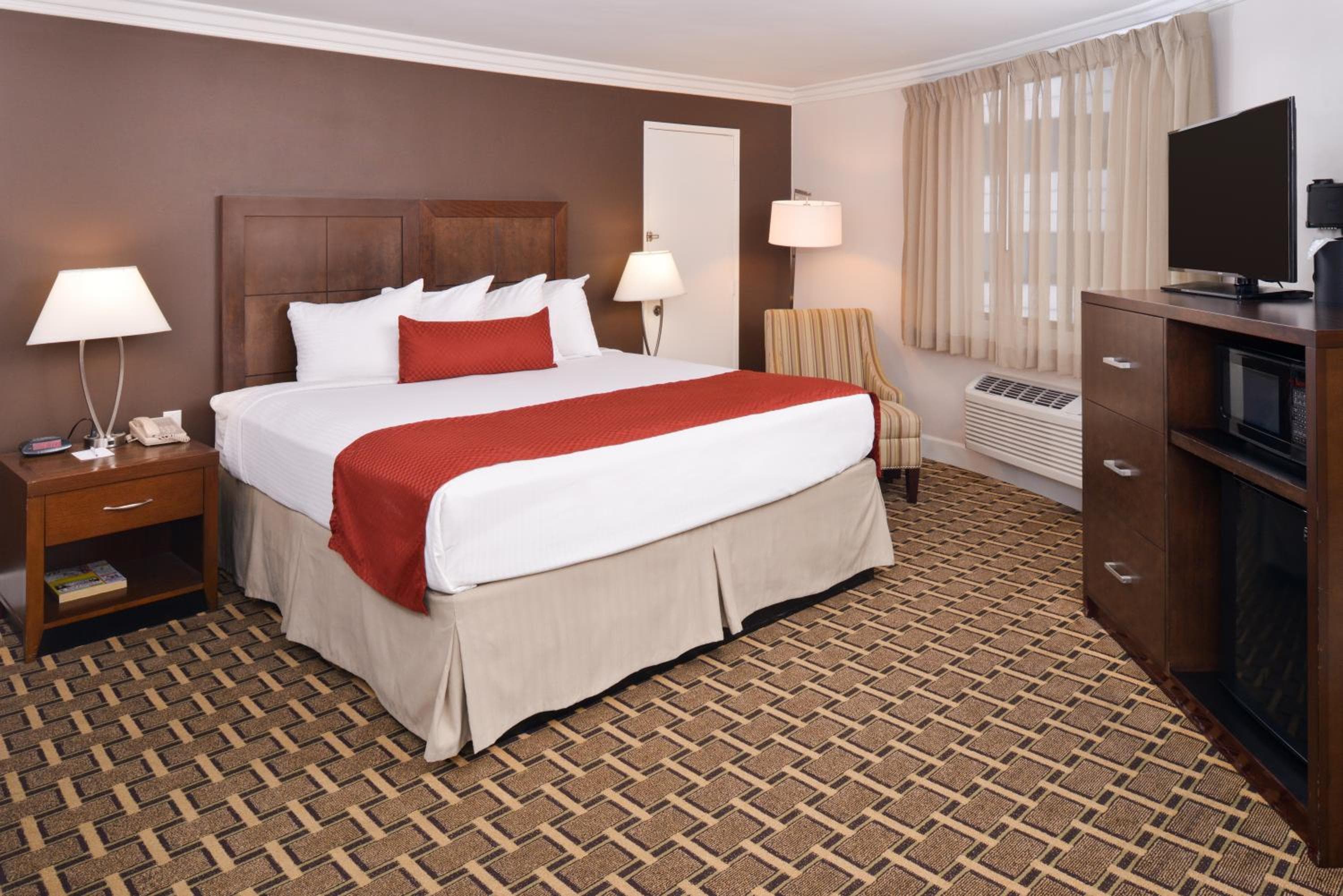 Best Western Plus LA Mid-Town Hotel — 19