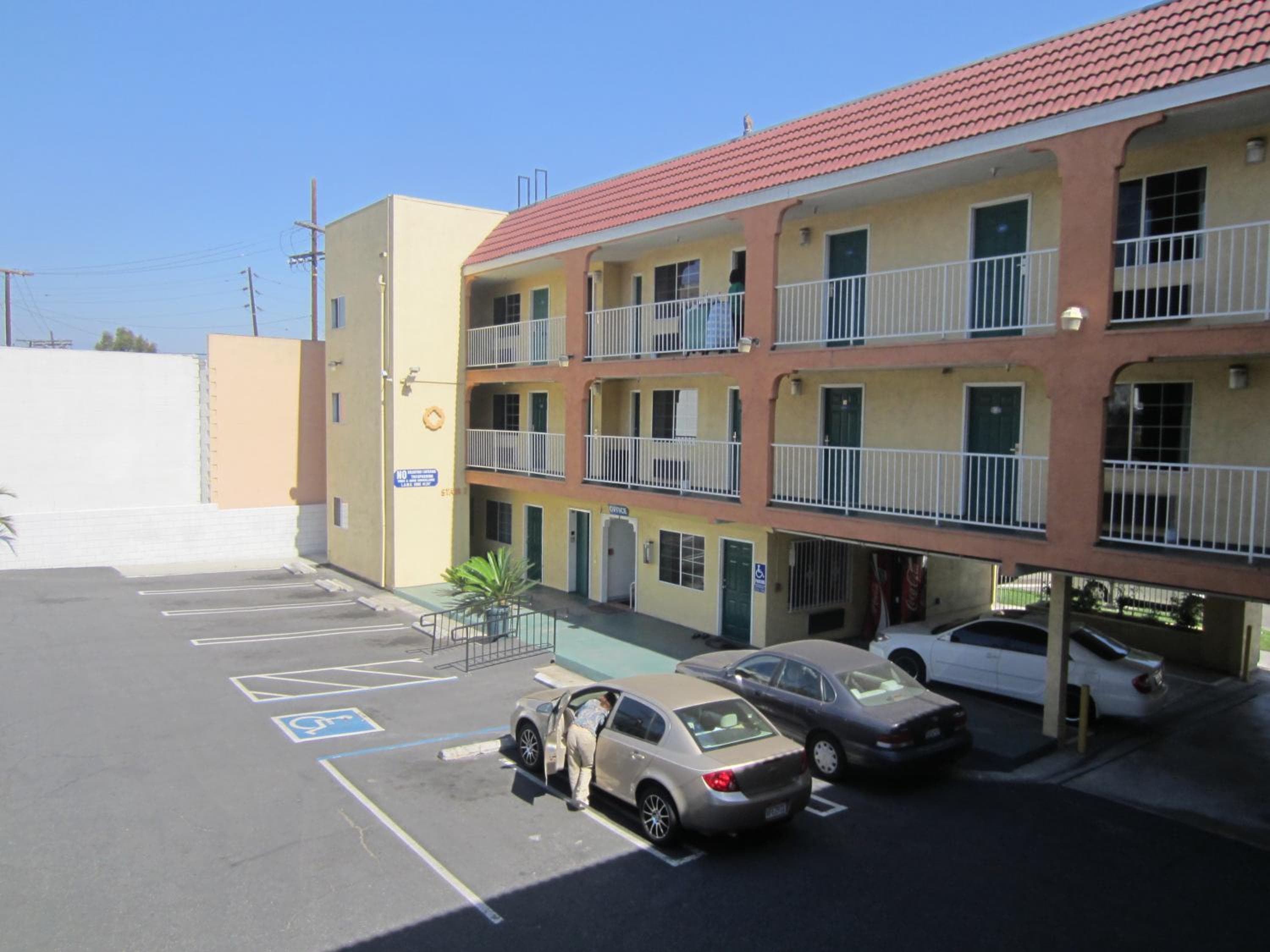 Starlight Inn, Valley Blvd - Innenstadt LA — 1