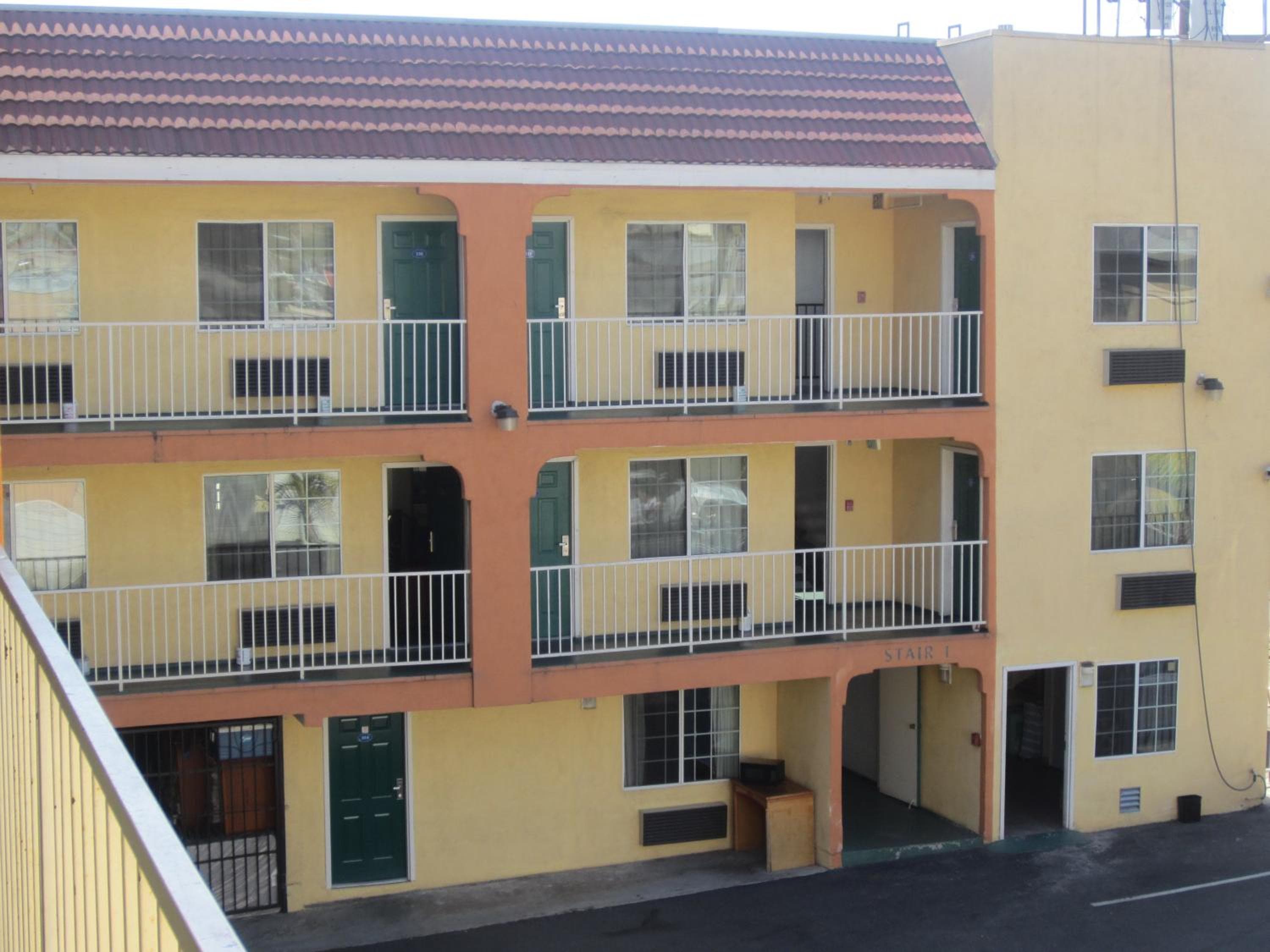 Starlight Inn, Valley Blvd - Downtown LA — 22