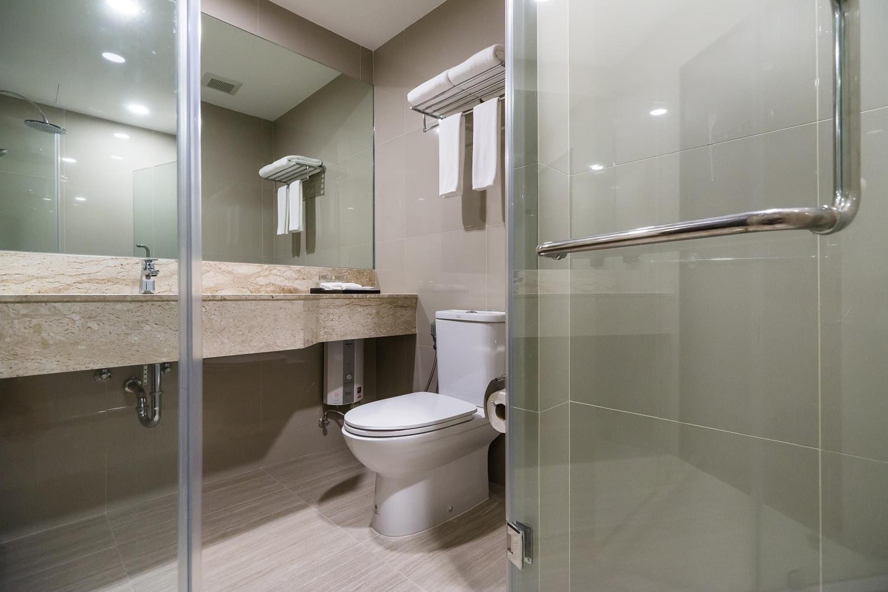 SureStay Plus by Best Western Sukhumvit 2 — 16