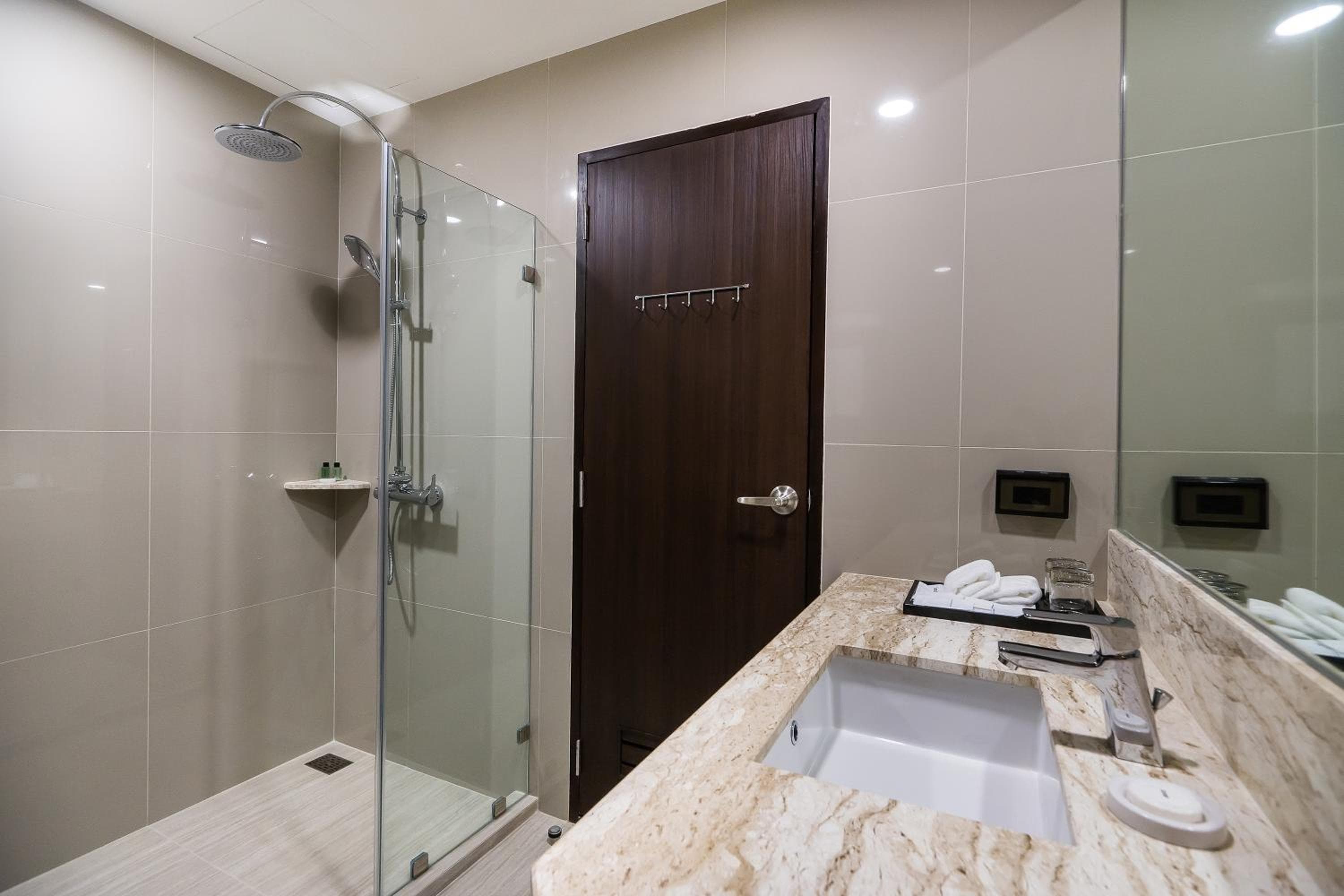 SureStay Plus by Best Western Sukhumvit 2 — 27