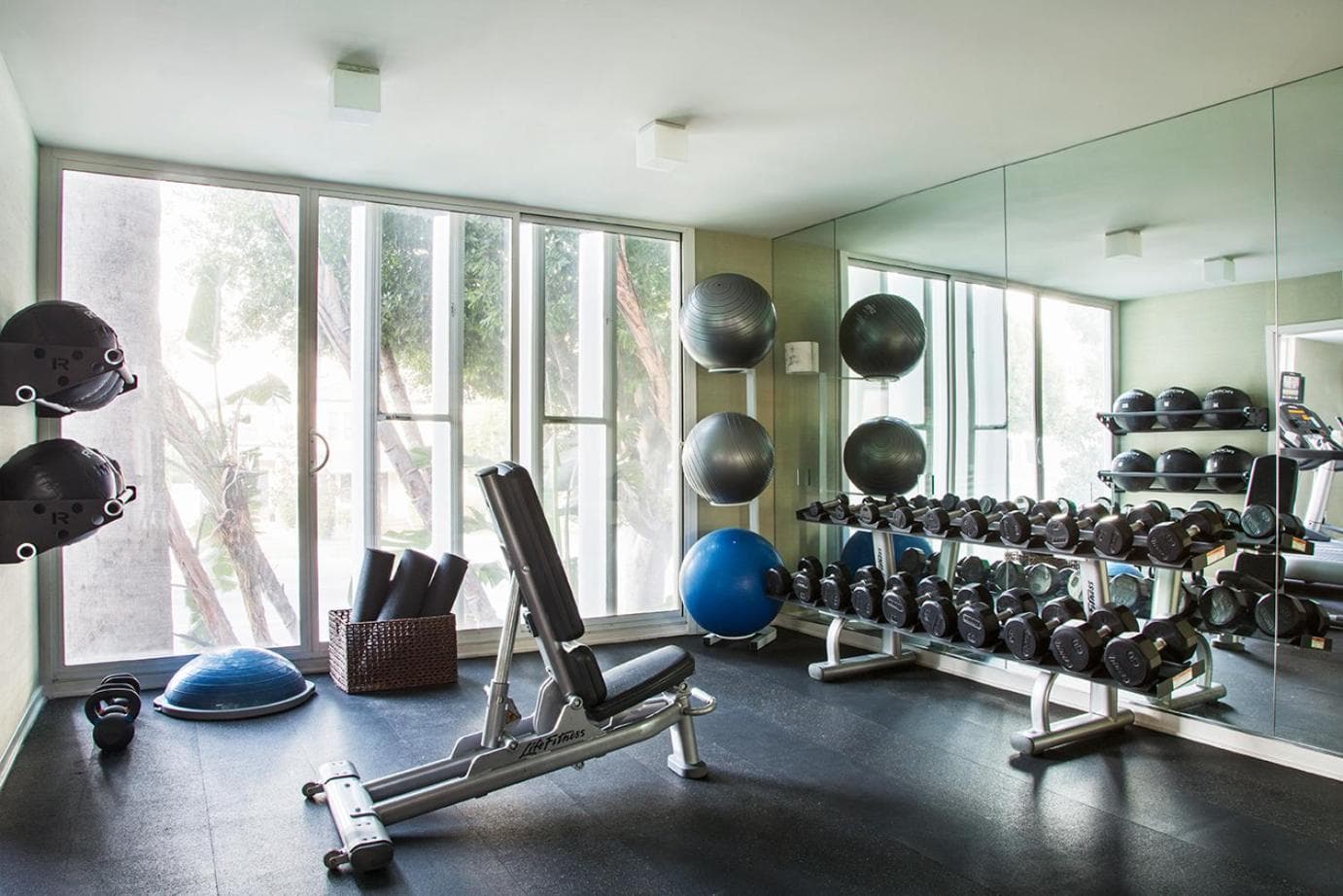 Avalon Hotel Beverly Hills, a Member of Design Hotels — 30