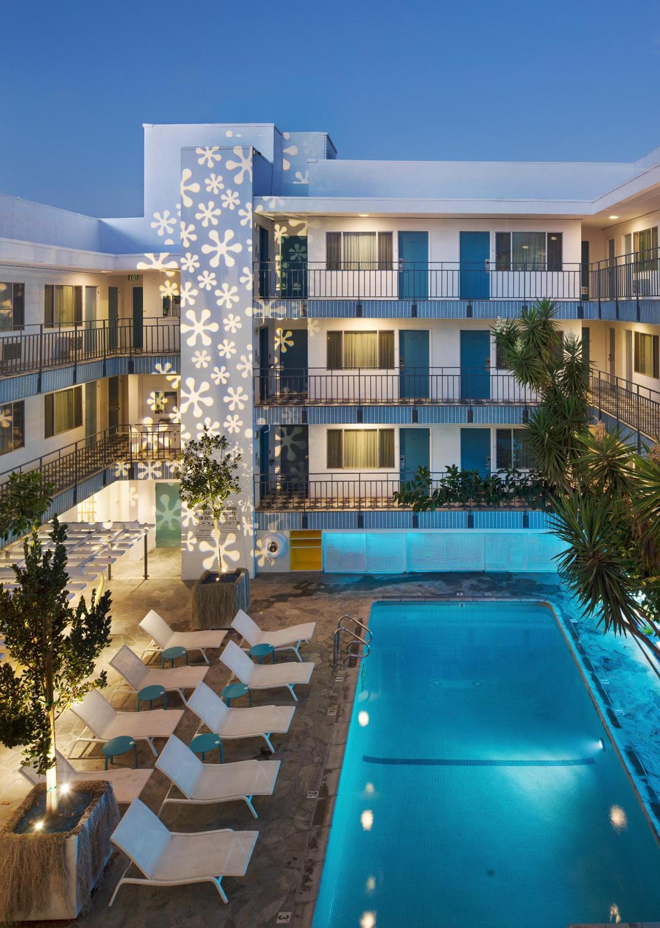 Beverly Laurel Hotel — 2