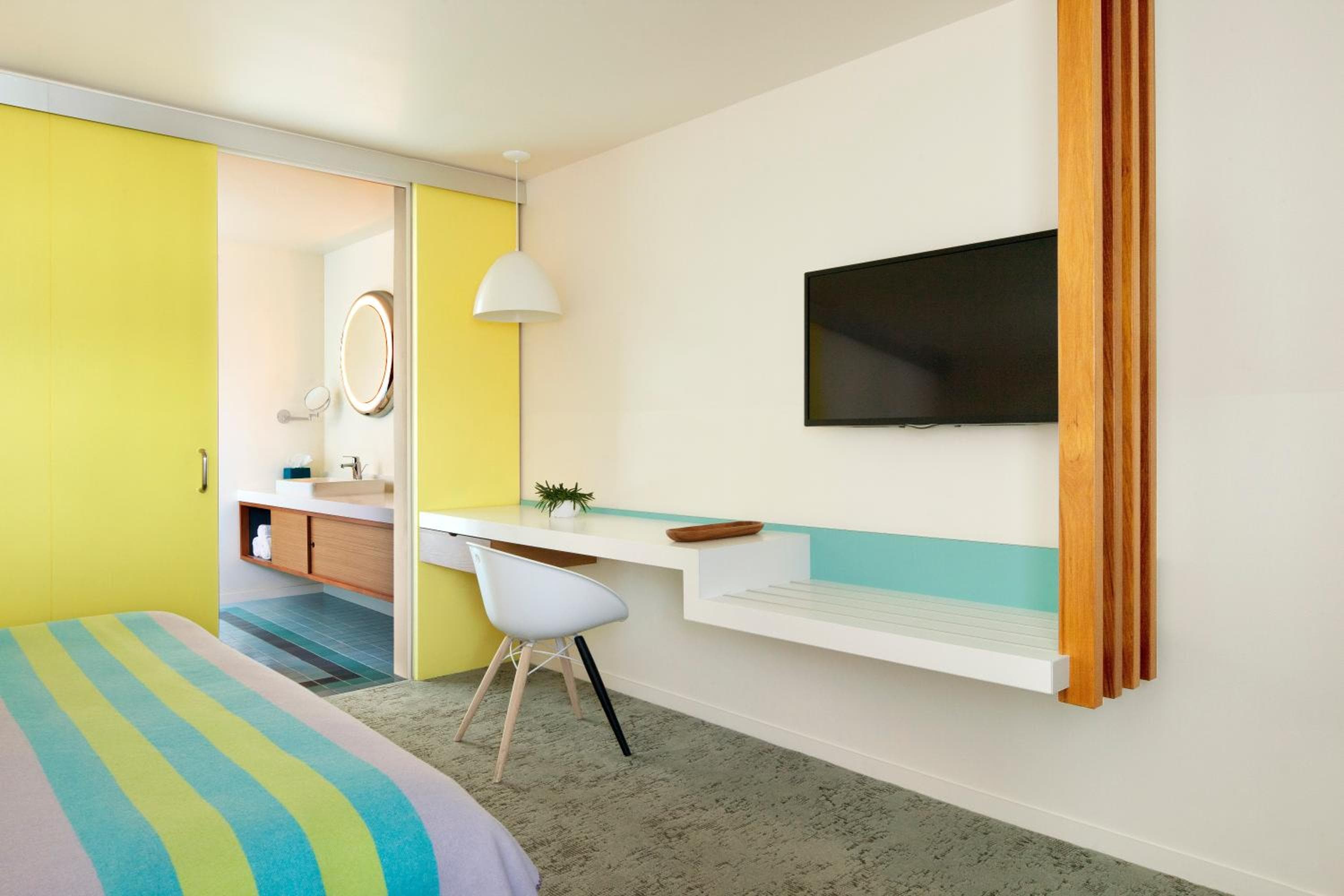 Beverly Laurel Hotel — 18