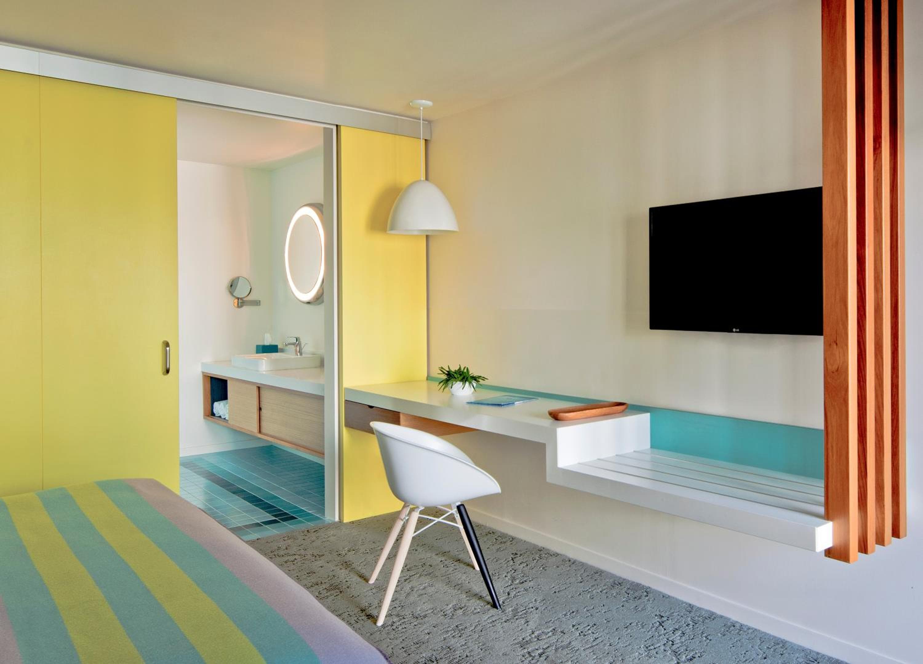 Beverly Laurel Hotel — 16