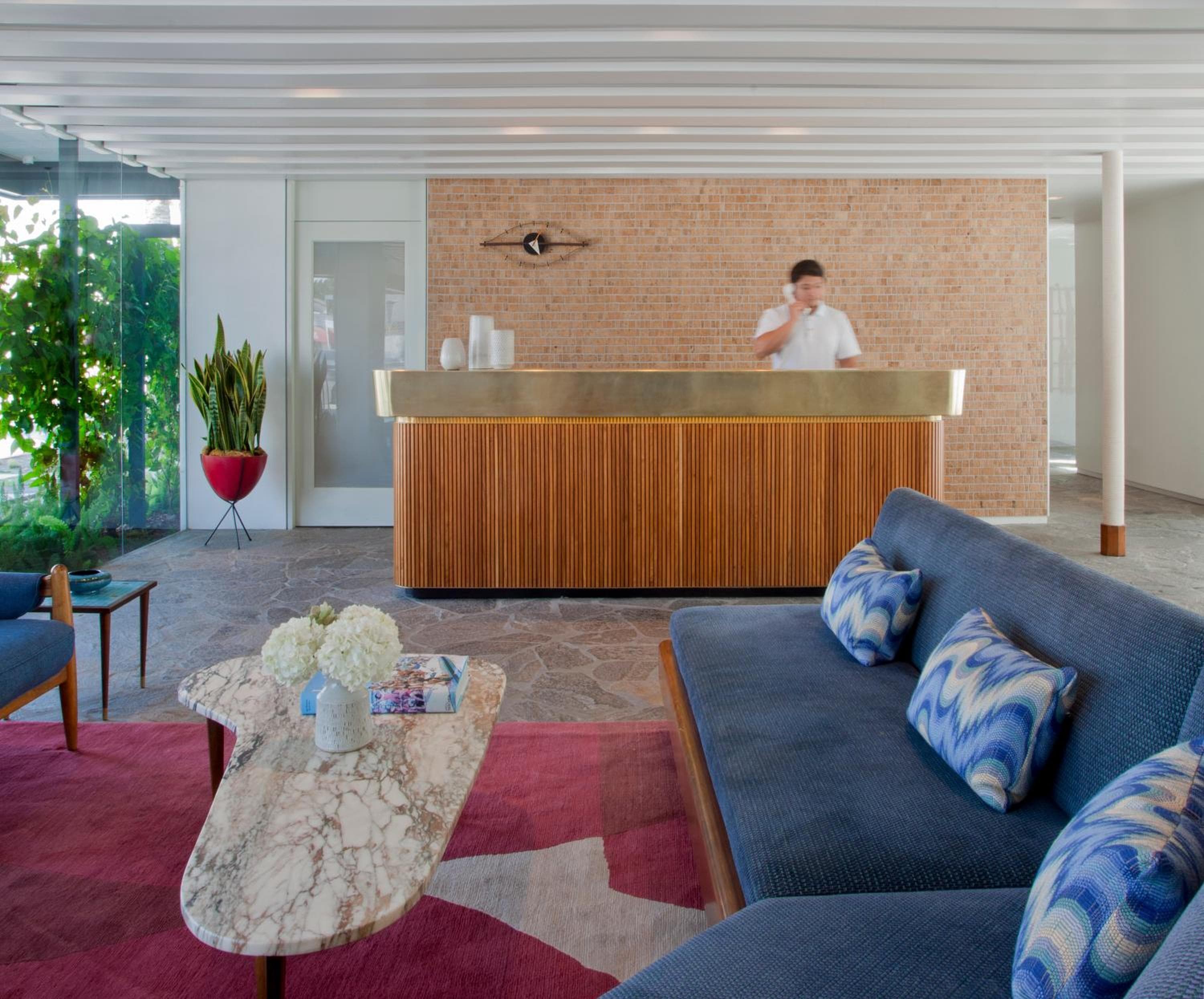 Beverly Laurel Hotel — 13