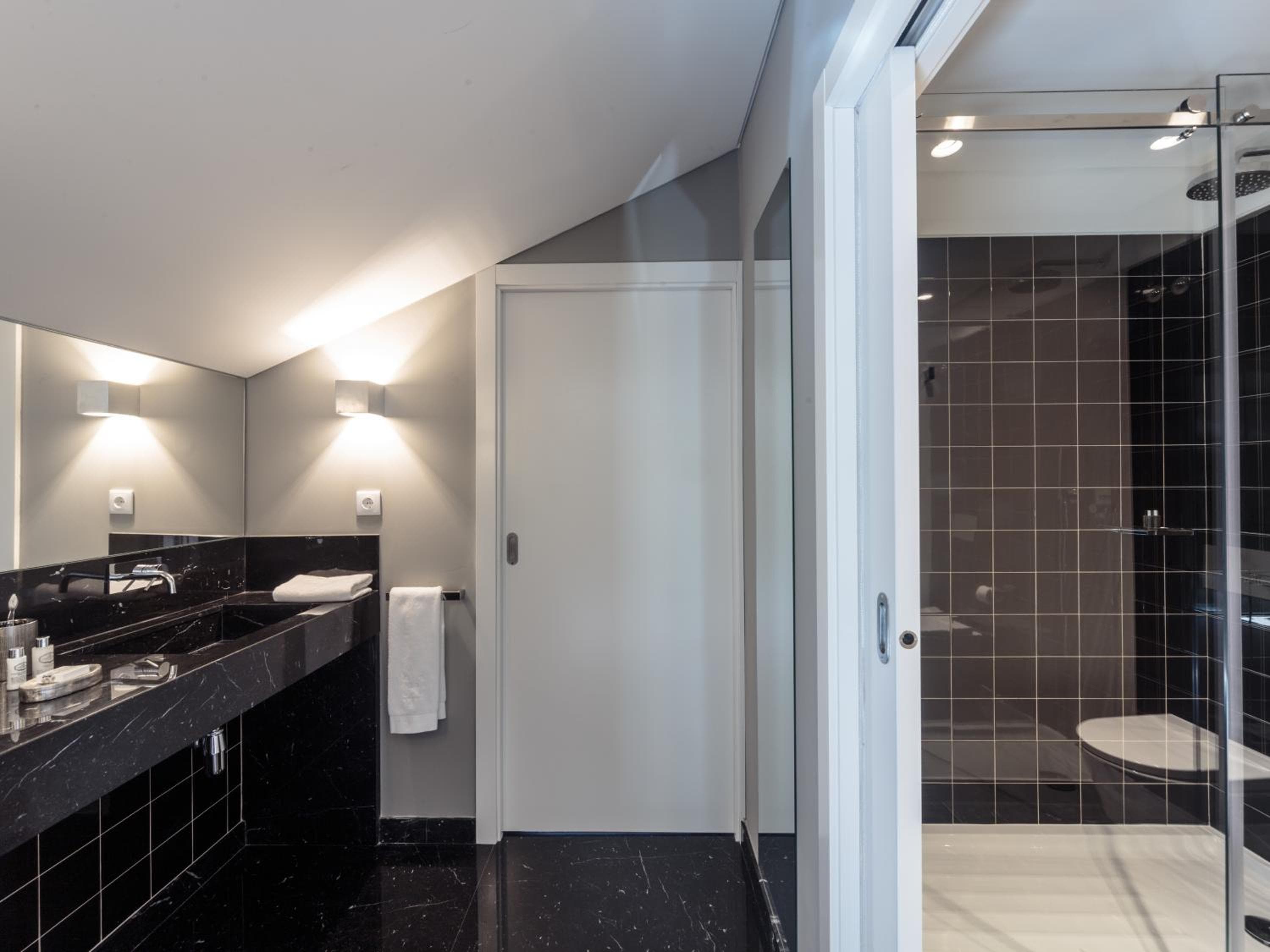 Dear Lisbon - Gallery House — 17