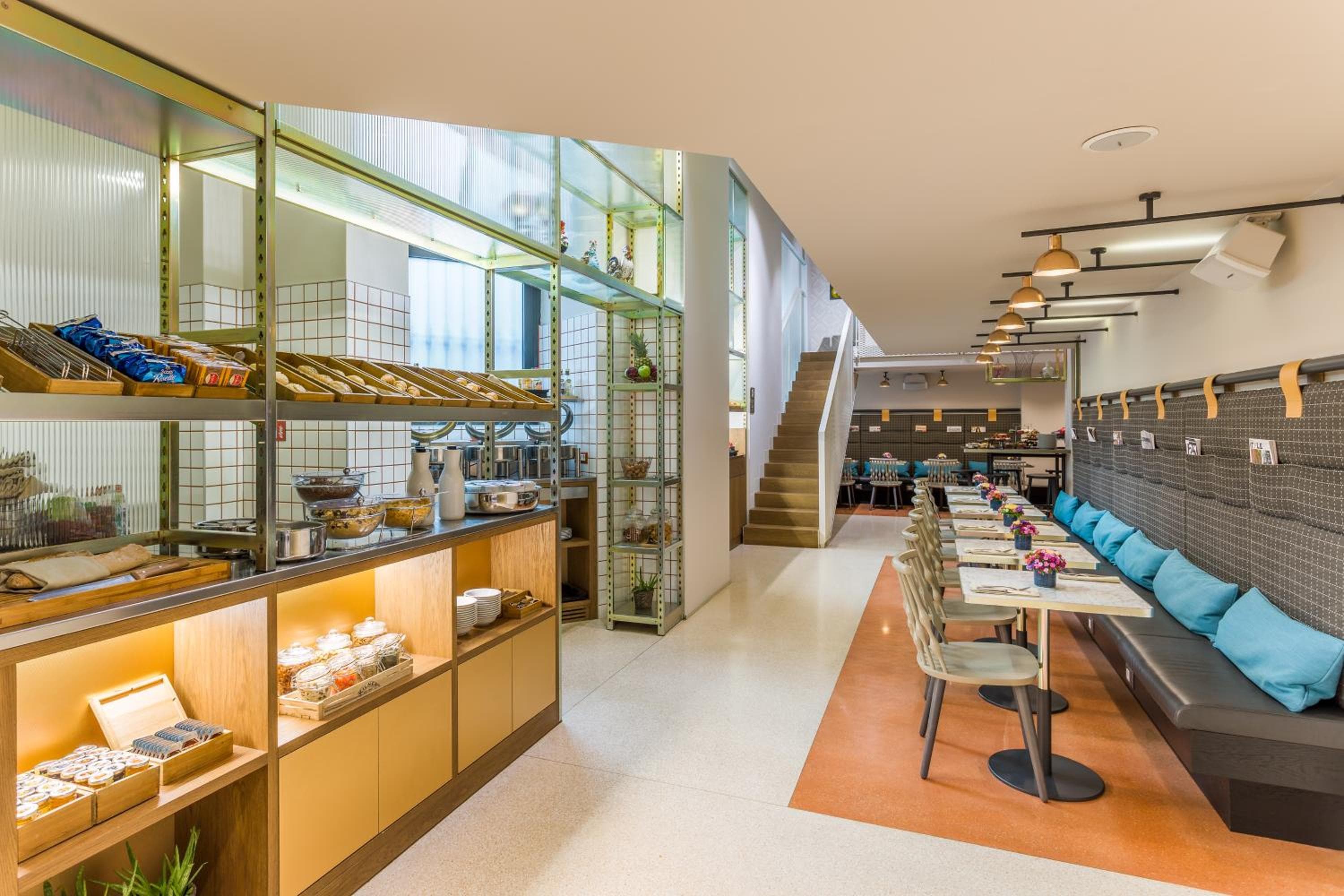 Room Mate Collection Giulia, Milan hotel, Silvio Pellico 4, Milan, Italy — photo 11