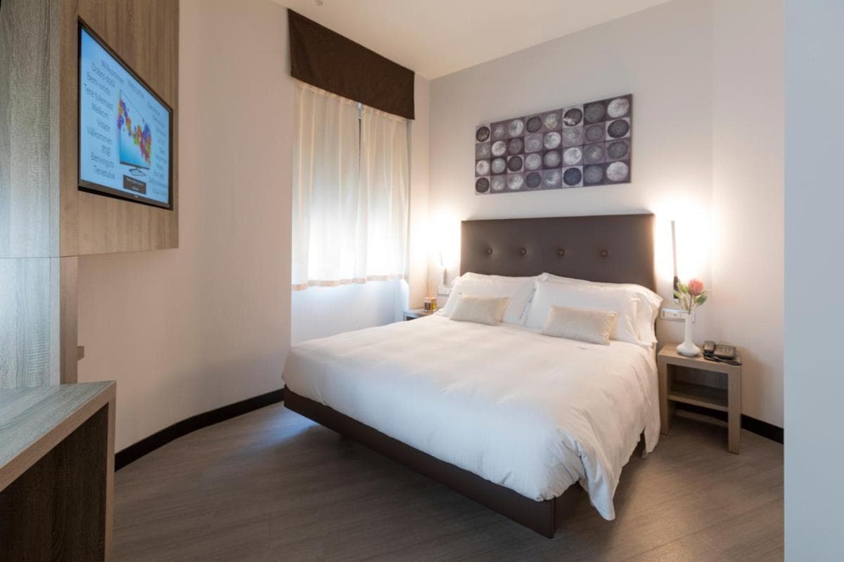 Hotel Mentana, di R Collection Hotels — 10