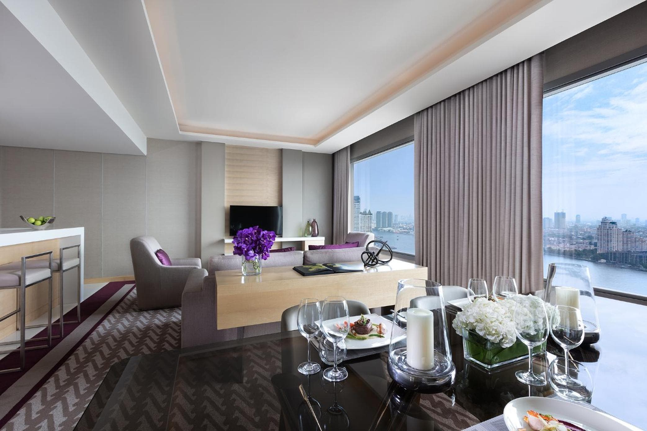 Avani Plus Riverside Bangkok Hotel — 11