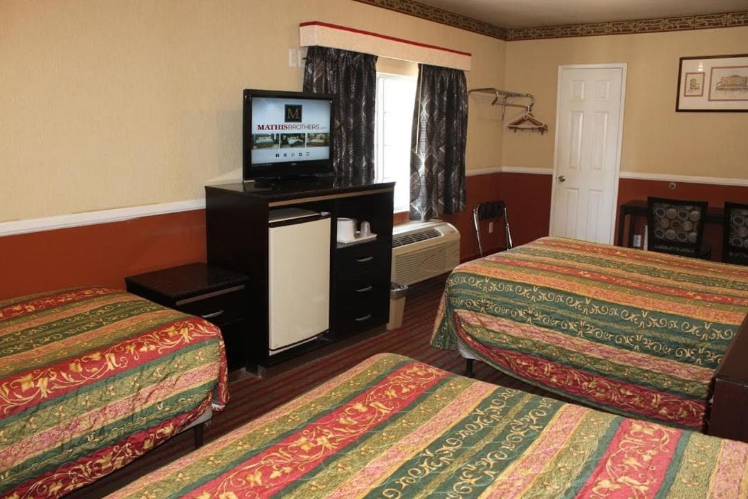 Hollywood Guest Inn — 29