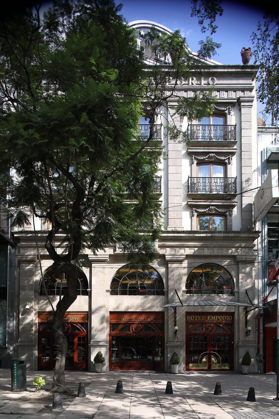 Emporio Riforma — 24