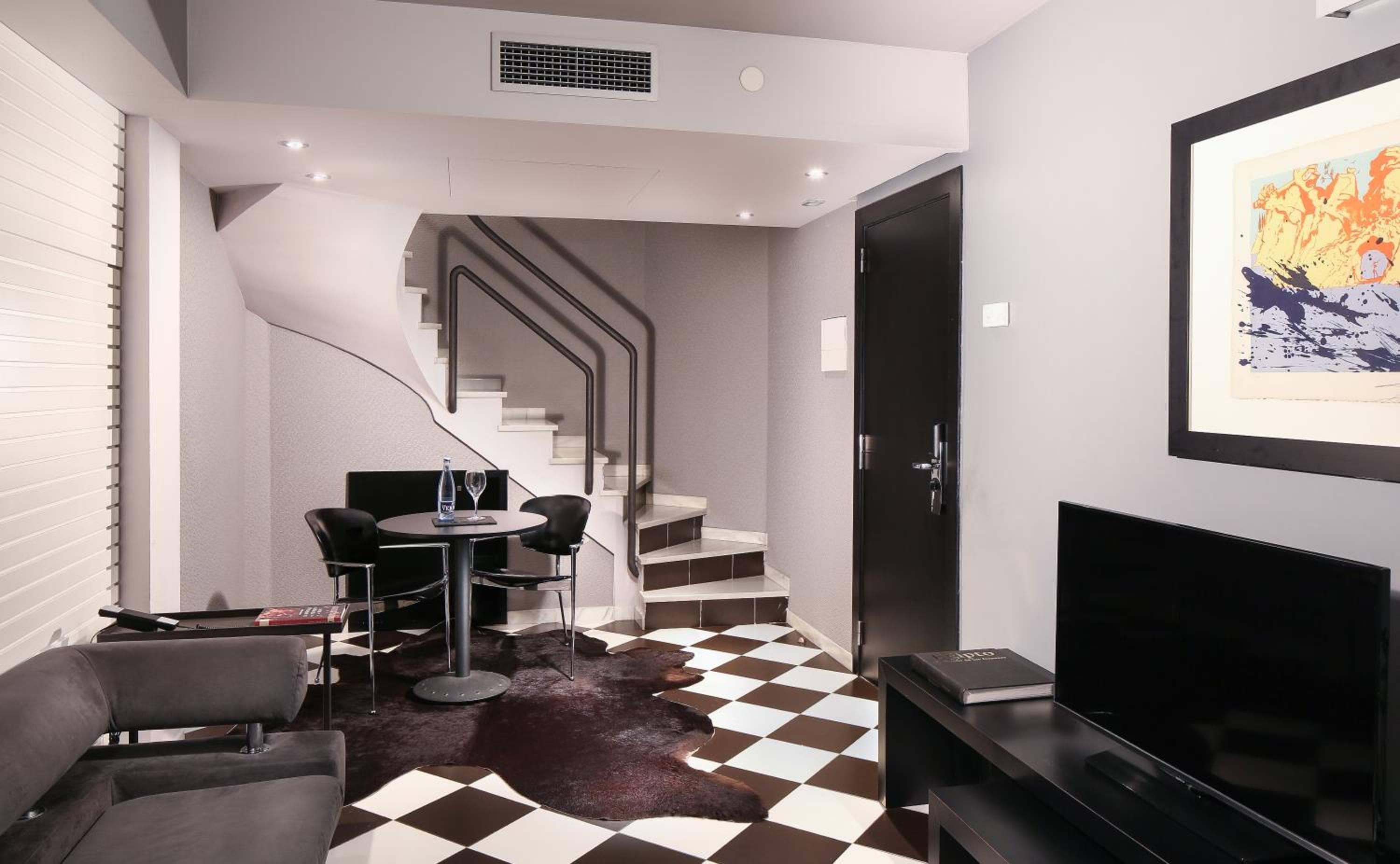 Hotel Gran Derby Suites, un piccolo hotel di lusso nel mondo — 25