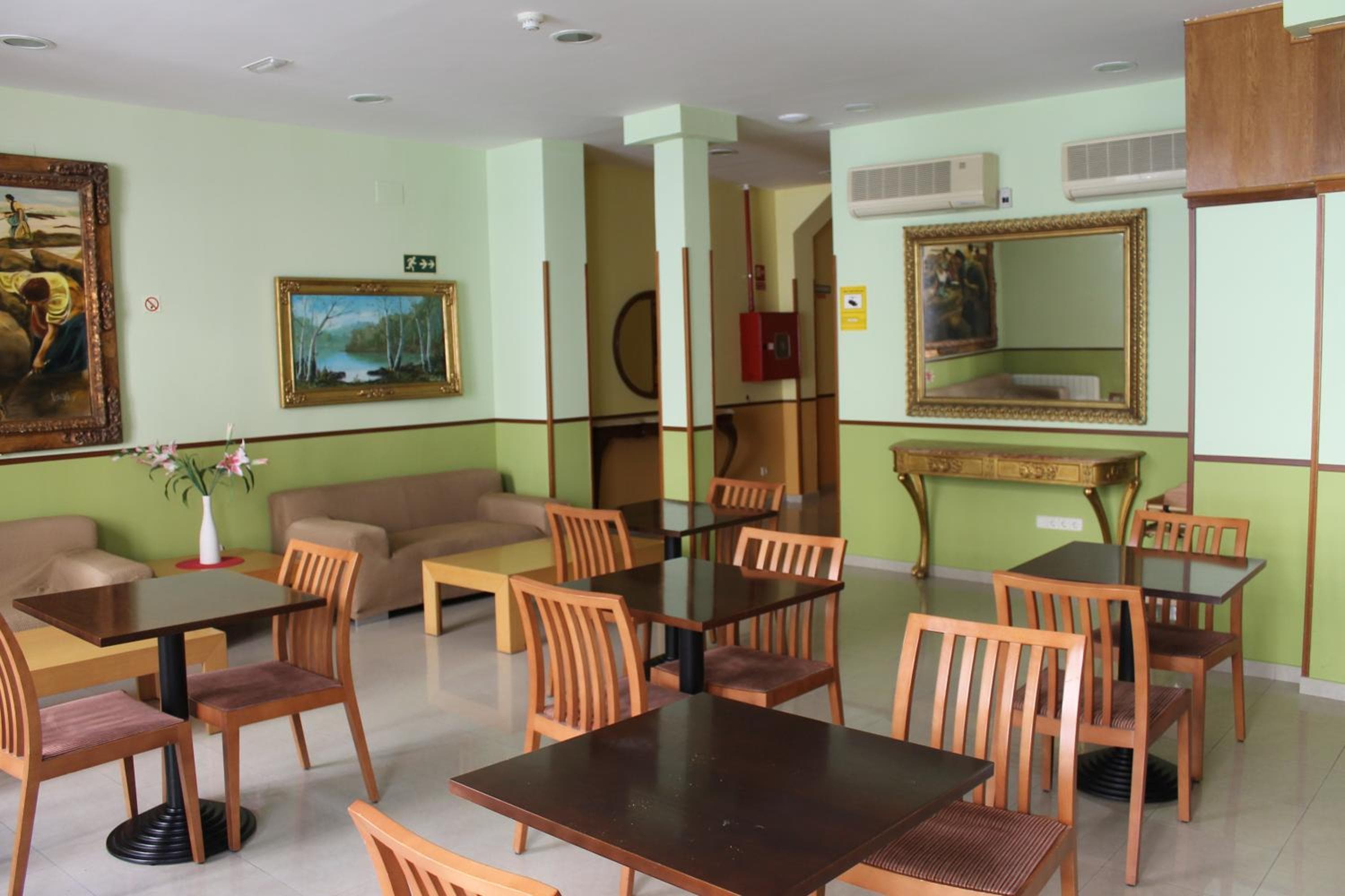 Hotel Mirador Puerta del Sol — 12