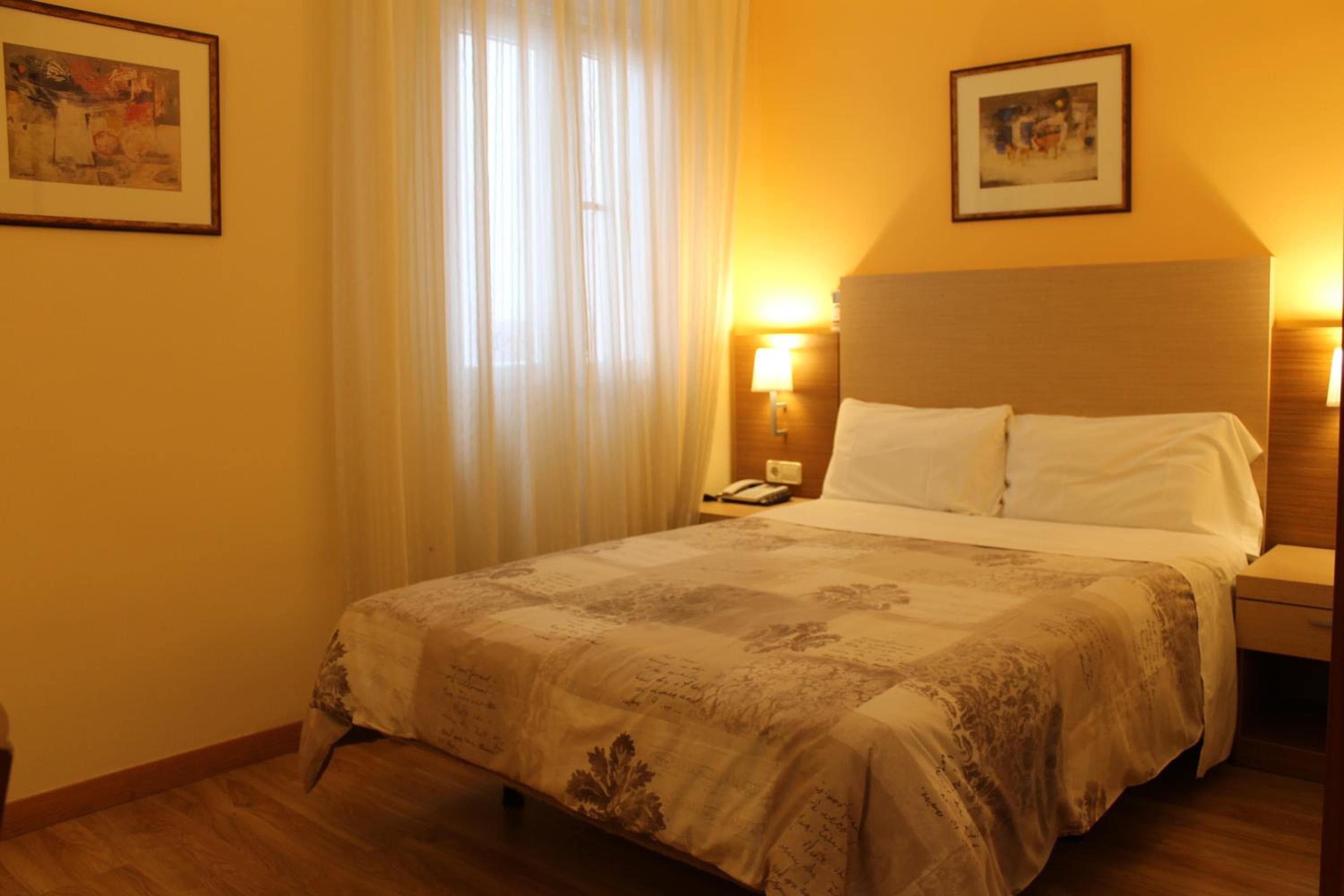 Hotel Mirador Puerta del Sol — 9